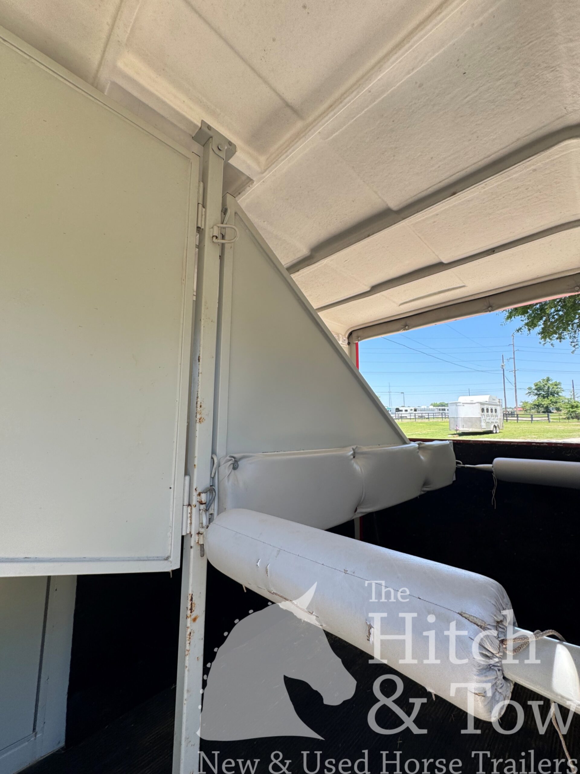 2012 HAWK 2 HORSE GOOSENECK $19,000