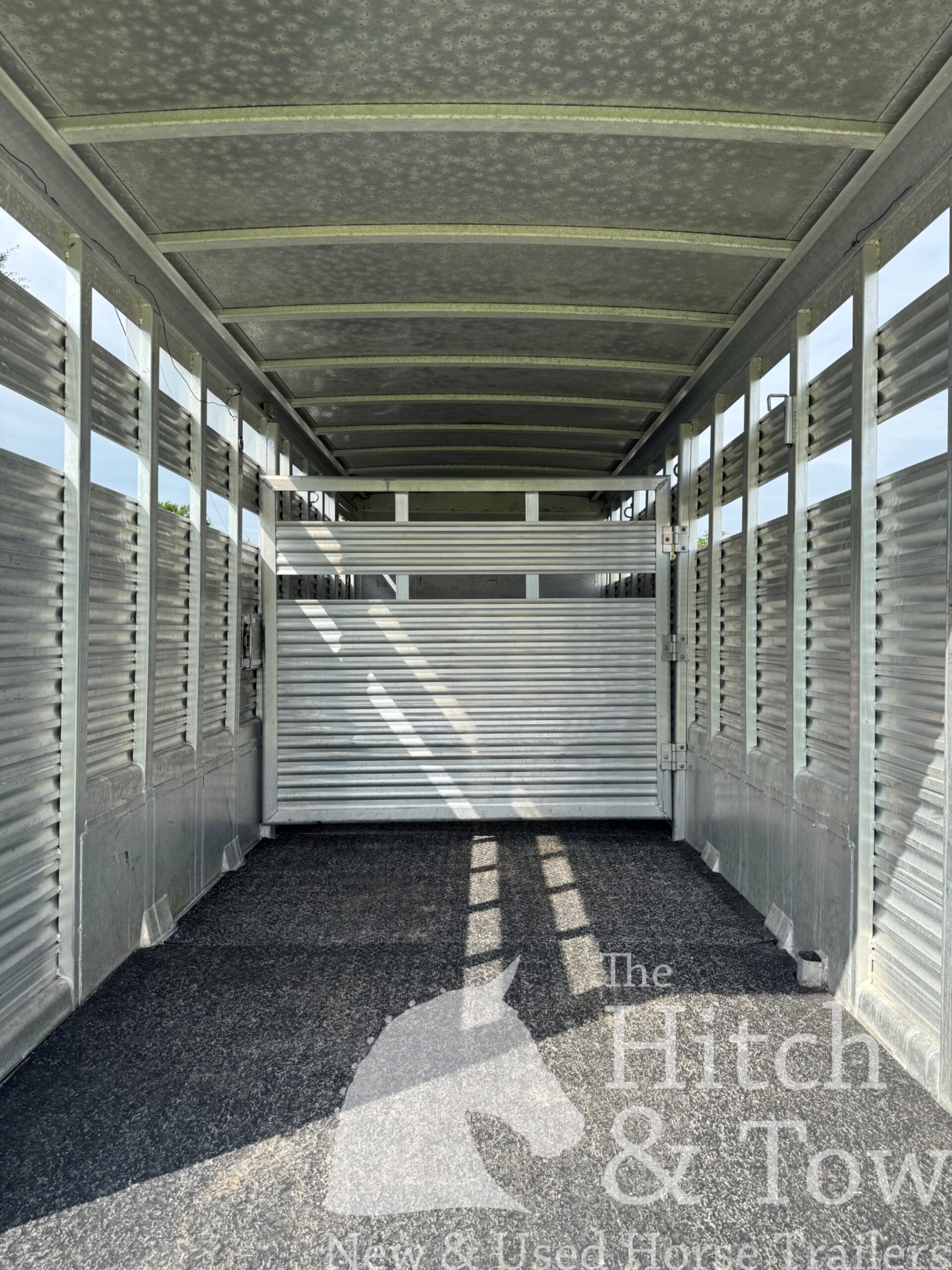 2002 EXISS 24′ STOCK COMBO GOOSENECK $15,900