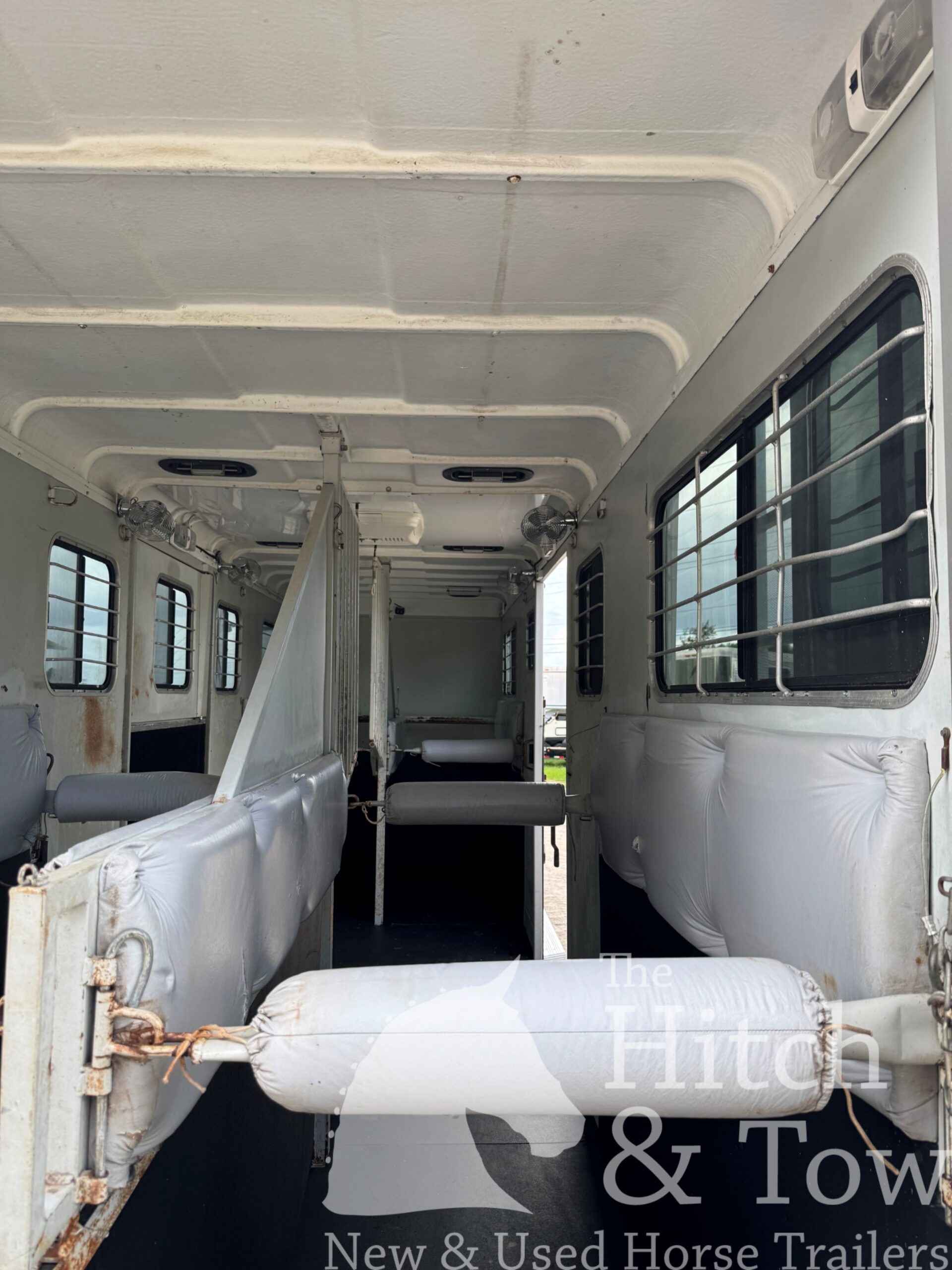 2005 EQUISPIRIT 4 HORSE HEAD TO HEAD TRAILER $18,900