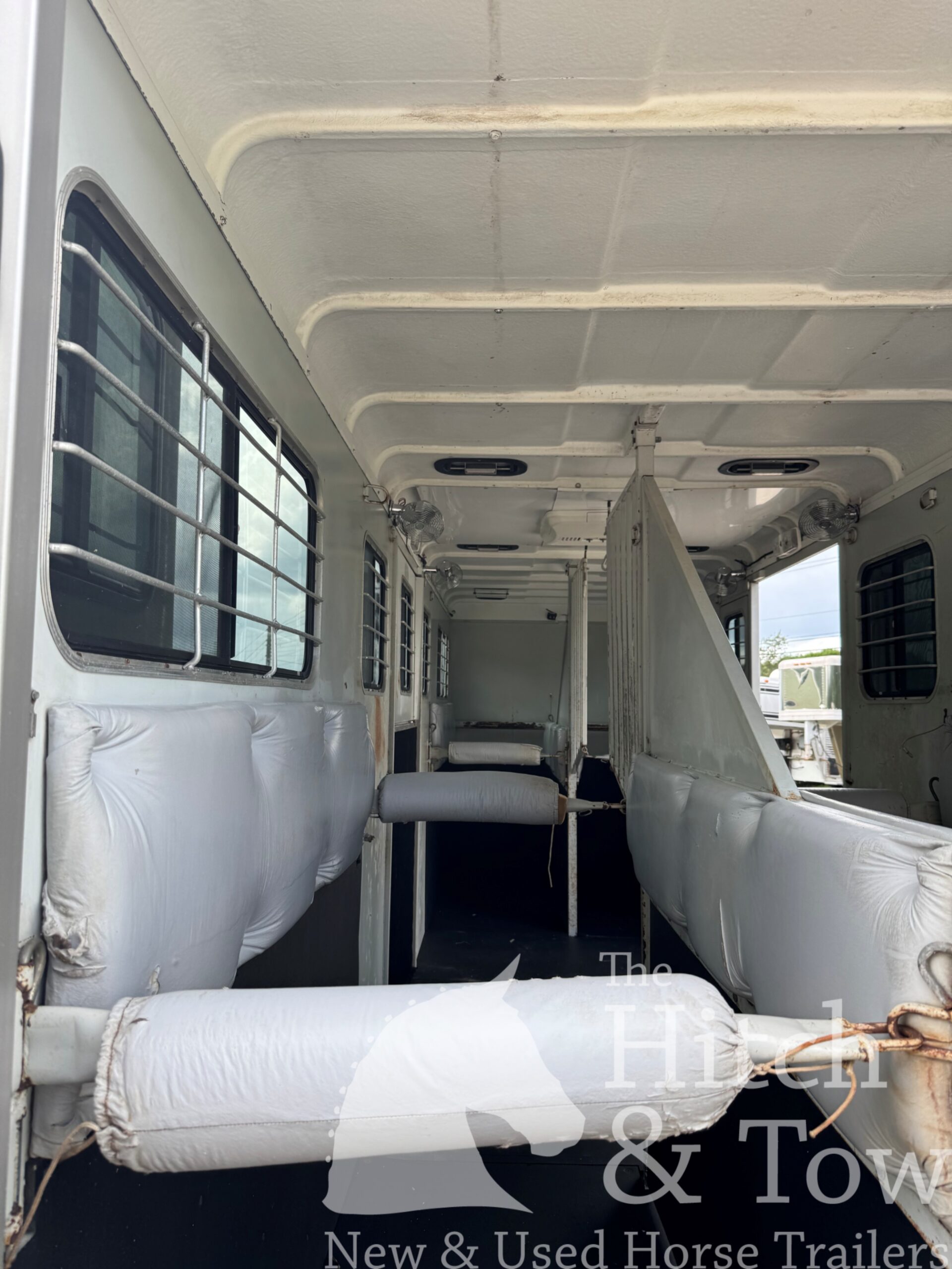 2005 EQUISPIRIT 4 HORSE HEAD TO HEAD TRAILER $18,900