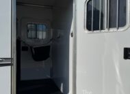 2017 FEATHERLITE 2 HORSE BUMPER PULL W/ DRESSING ROOM $17,900