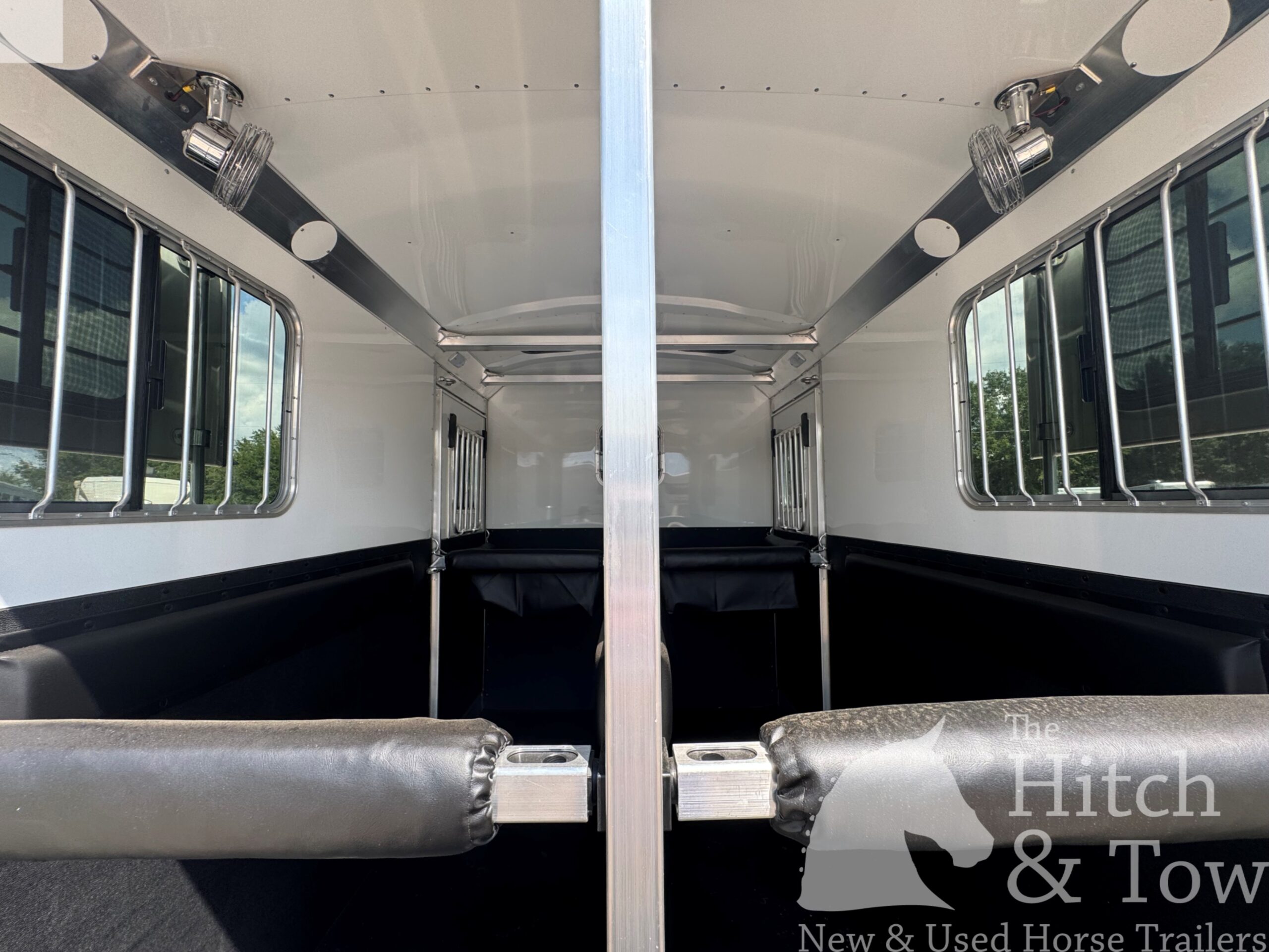 2026 4 STAR 2 HORSE STRAIGHT LOAD BUMPER PULL! $38,900