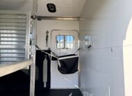 2017 FEATHERLITE 2 HORSE BUMPER PULL W/ DRESSING ROOM $17,900