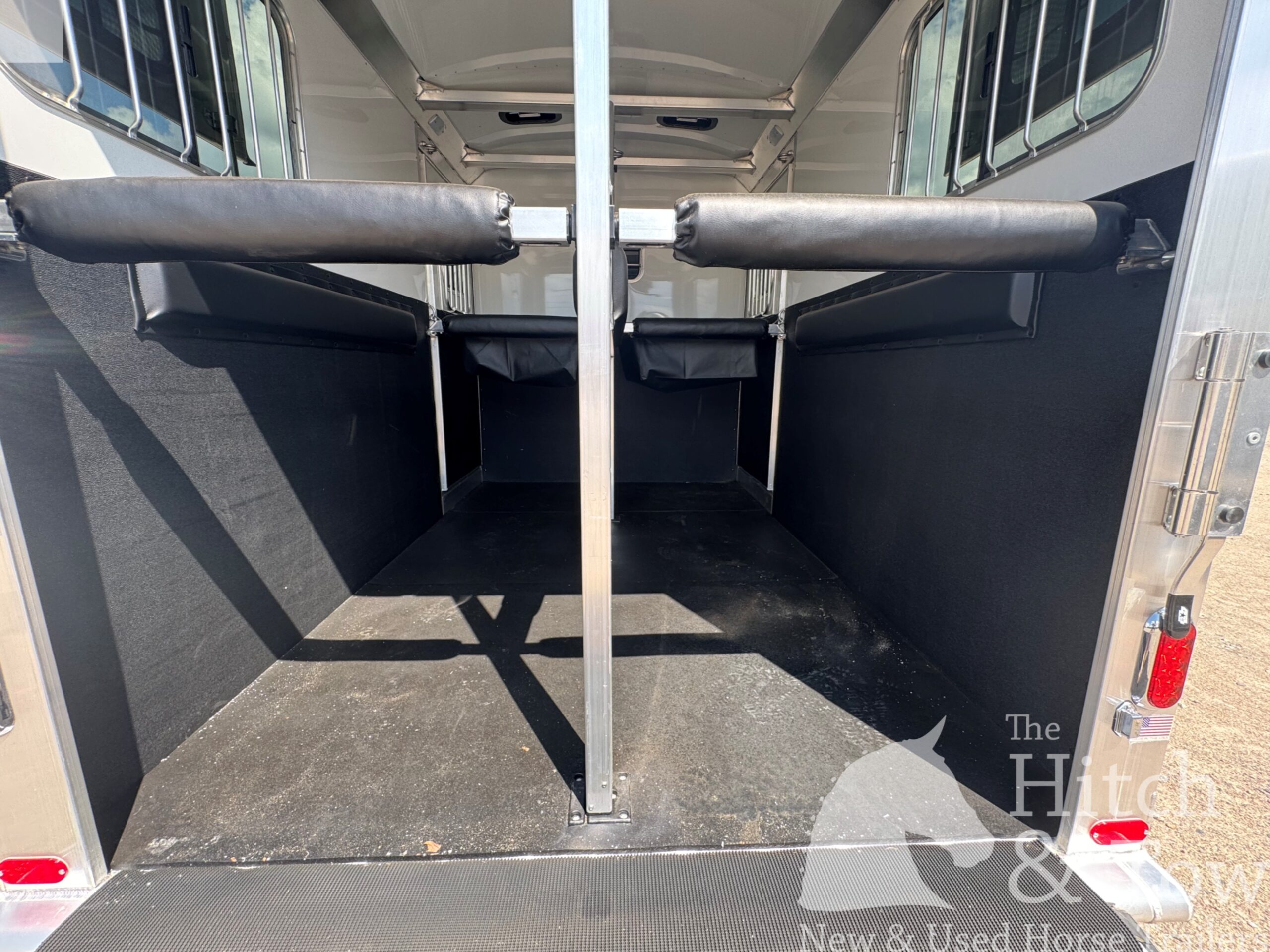 2026 4 STAR 2 HORSE STRAIGHT LOAD BUMPER PULL! $38,900