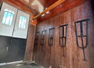 2005 INTERNATIONAL 4000 DT466 6 HORSE HEAD TO HEAD HORSE VAN! $34,900