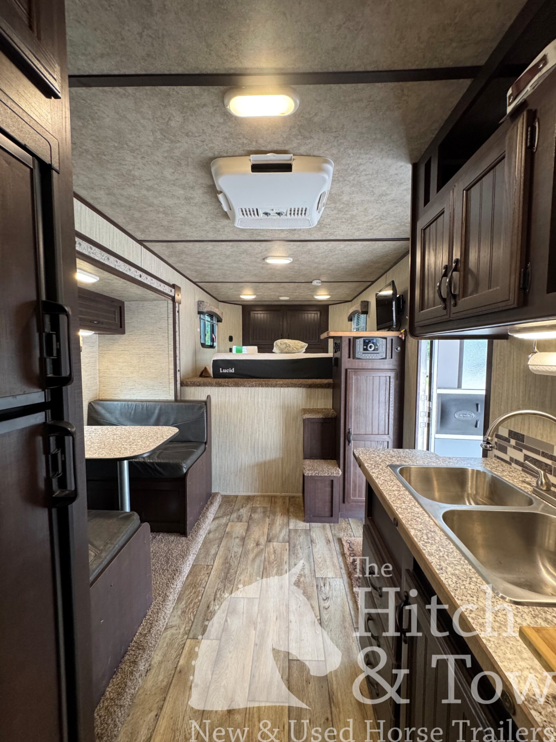 2020 BISON TRAIL BOSS 2 HORSE SLANT LOAD W/ 12′ LIVING QUARTERS $49,900!