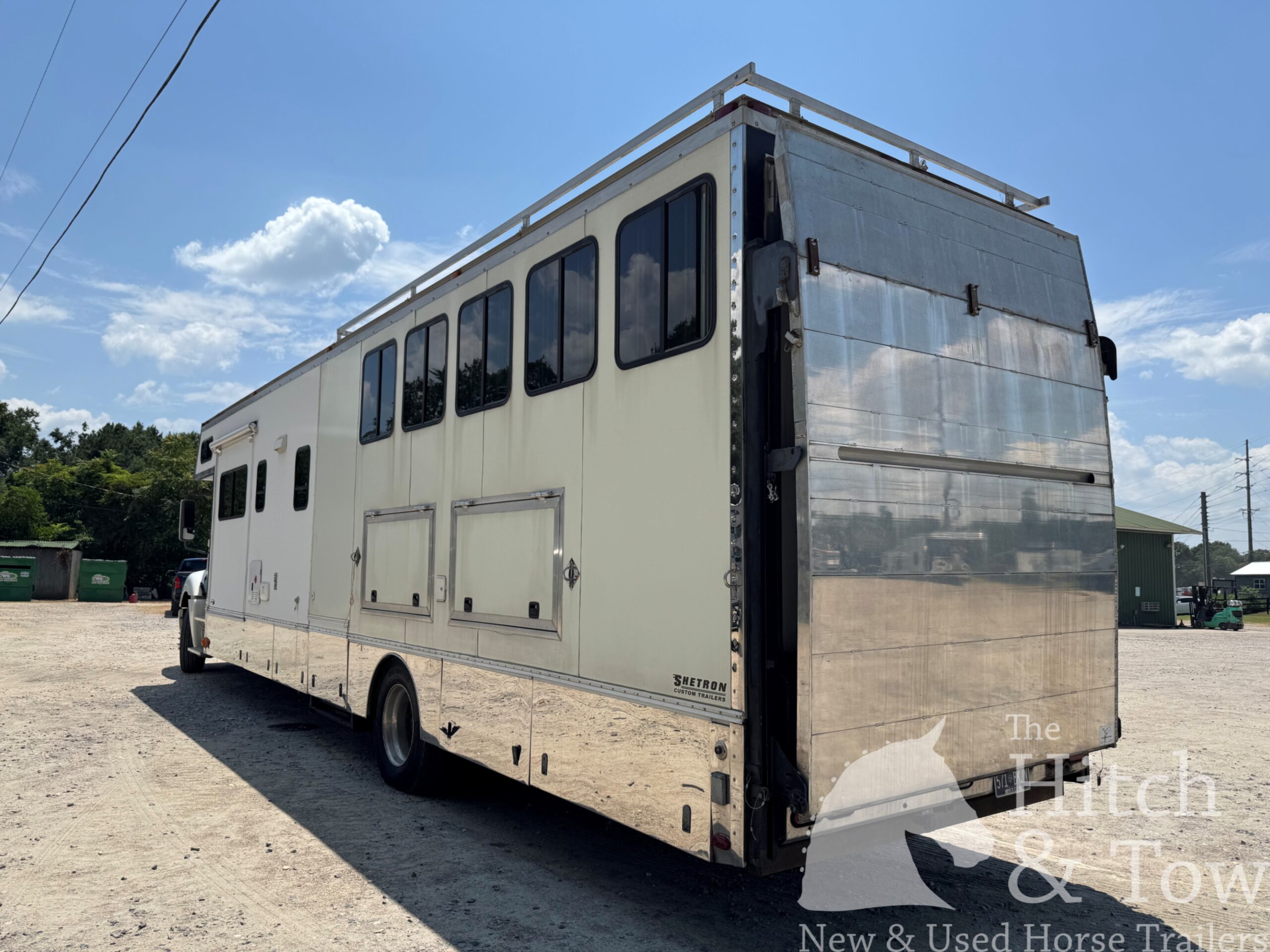 2004 RENEGADE FREIGHTLINER 5 HORSE REVERSEL SLANT HORSE VAN W/ FULL LQ! $95,900
