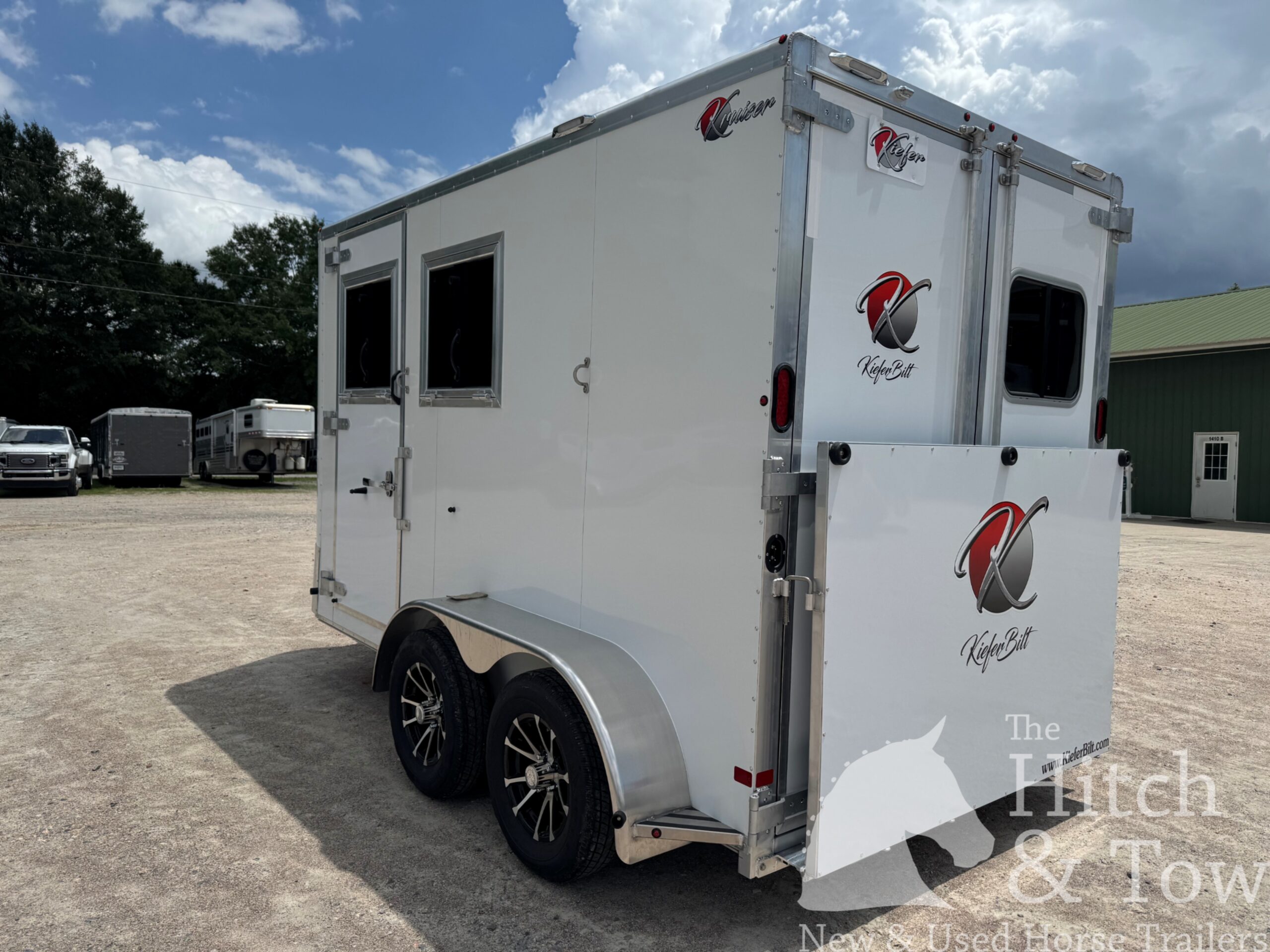 2027 KIEFERBILT 2 HORSE SLANT BUMPER PULL W/ DRESSING ROOM $22,900
