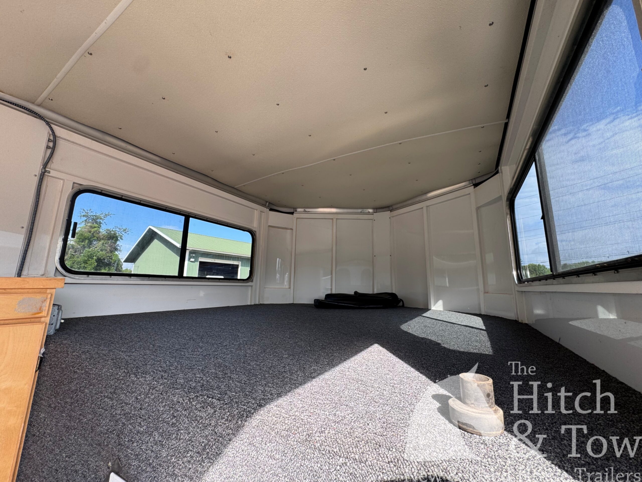 2004 SUNDOWNER 2 HORSE GOOSENECK WARMBLOOD DIMENSIONS! $11,900