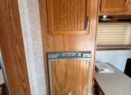 VERY NICE 2004 SUNDOWNER SUNLITE 727 3 HORSE w/ 7′ LIVING QUARTERS $22,900