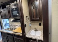 2020 BISON TRAIL BOSS 2 HORSE SLANT LOAD W/ 12′ LIVING QUARTERS $49,900!