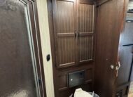 2020 BISON TRAIL BOSS 2 HORSE SLANT LOAD W/ 12′ LIVING QUARTERS $49,900!