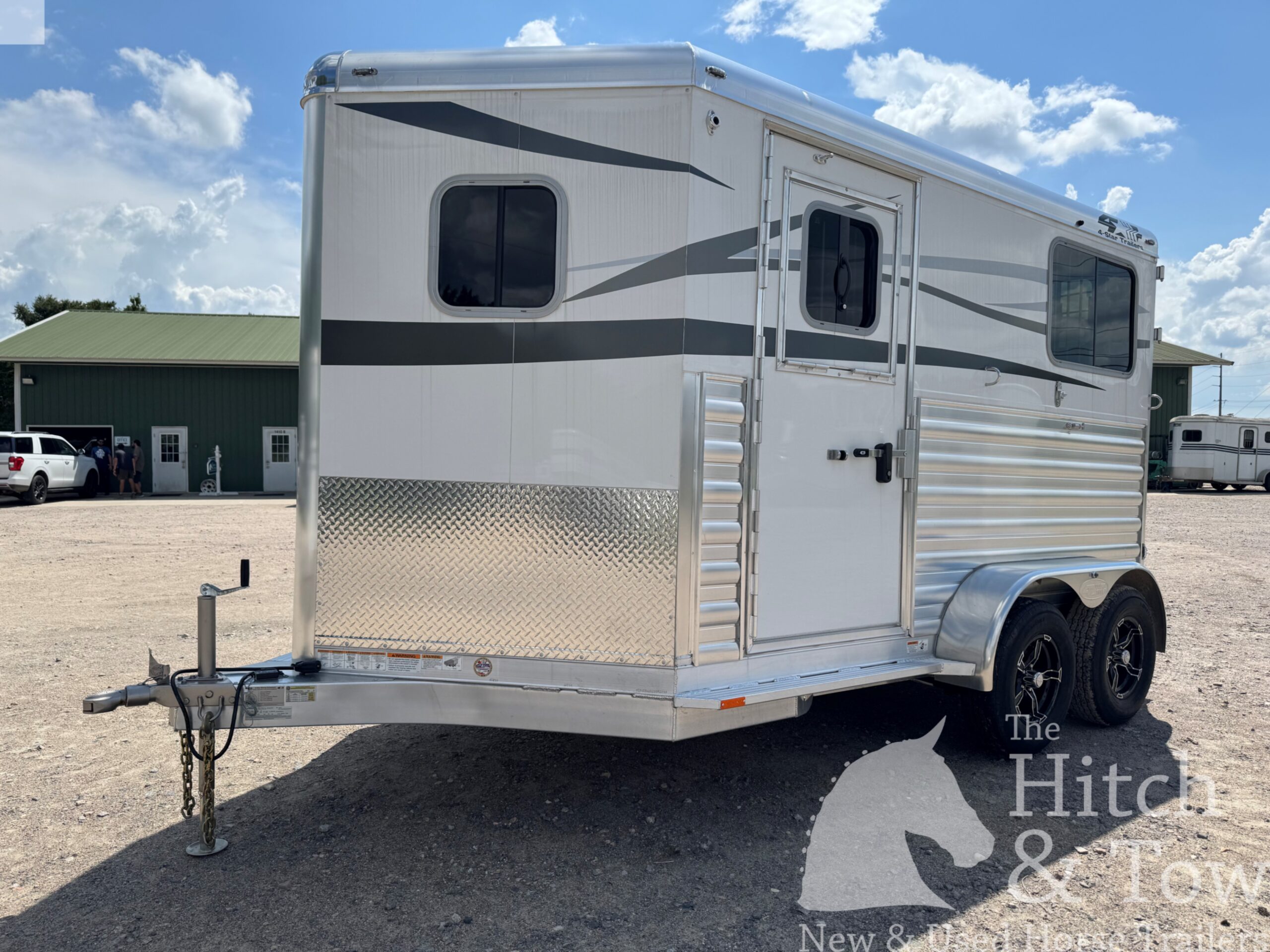 2026 4 STAR 2 HORSE STRAIGHT LOAD BUMPER PULL! $38,900
