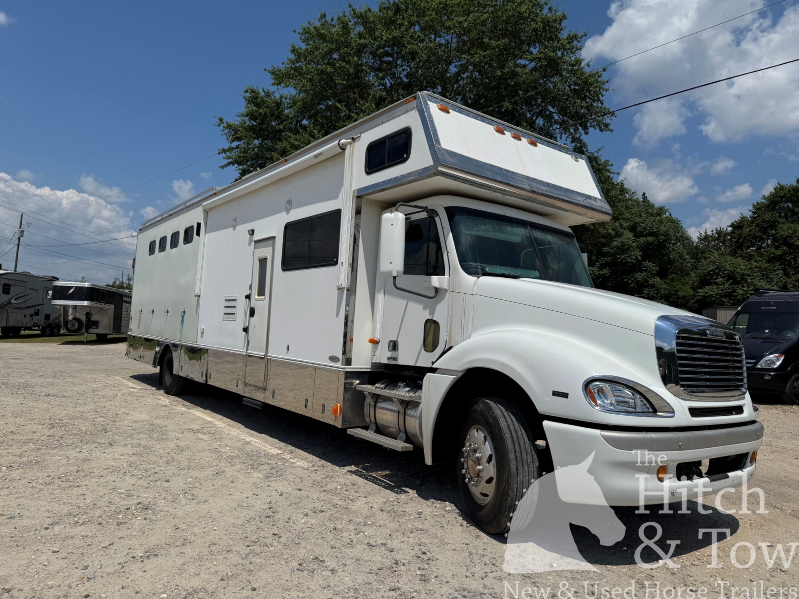 2004 RENEGADE FREIGHTLINER 5 HORSE REVERSEL SLANT HORSE VAN W/ FULL LQ! $95,900