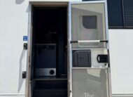 2004 RENEGADE FREIGHTLINER 5 HORSE REVERSEL SLANT HORSE VAN W/ FULL LQ! $95,900