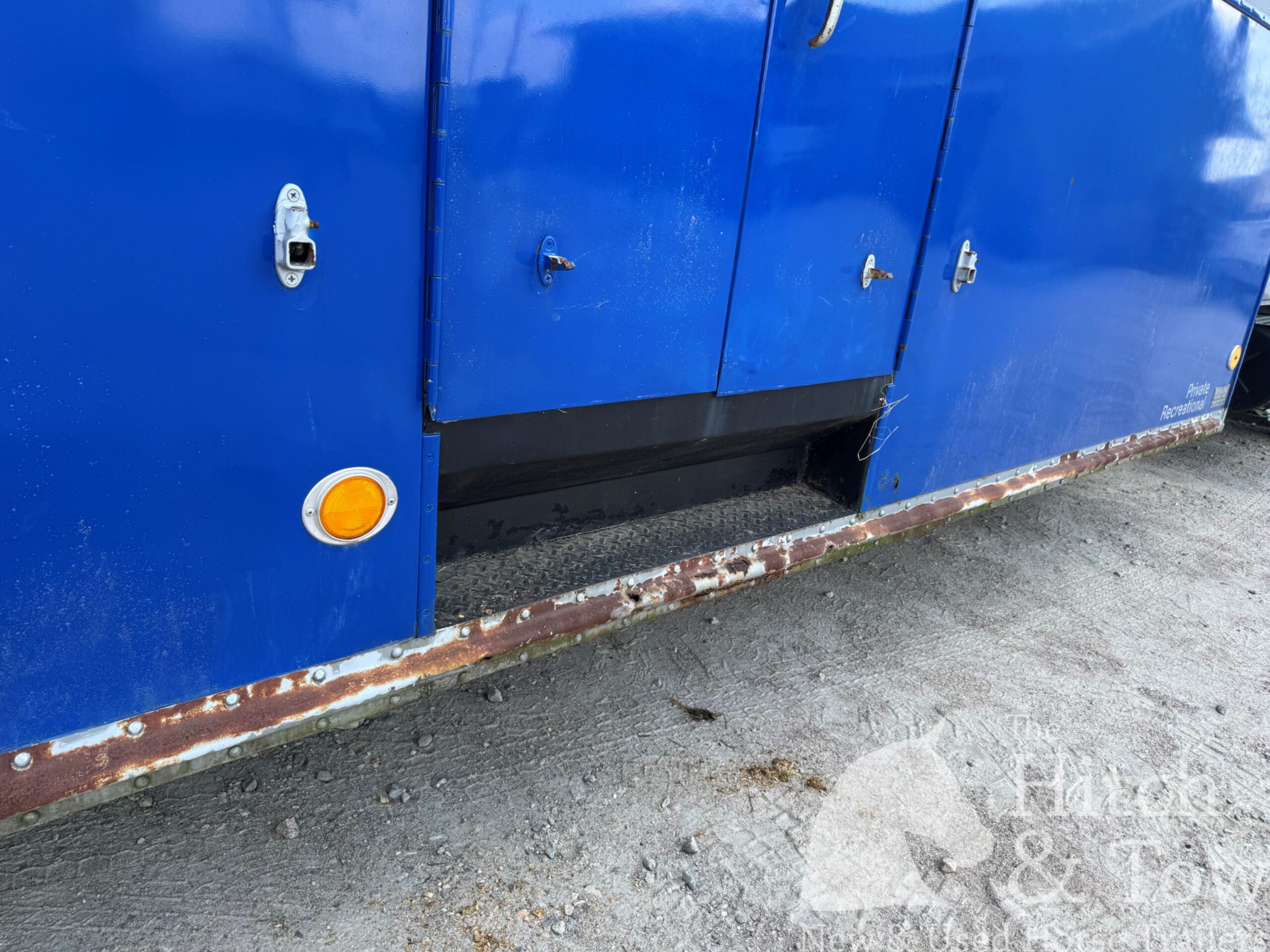 2005 INTERNATIONAL 4000 DT466 6 HORSE HEAD TO HEAD HORSE VAN! $34,900