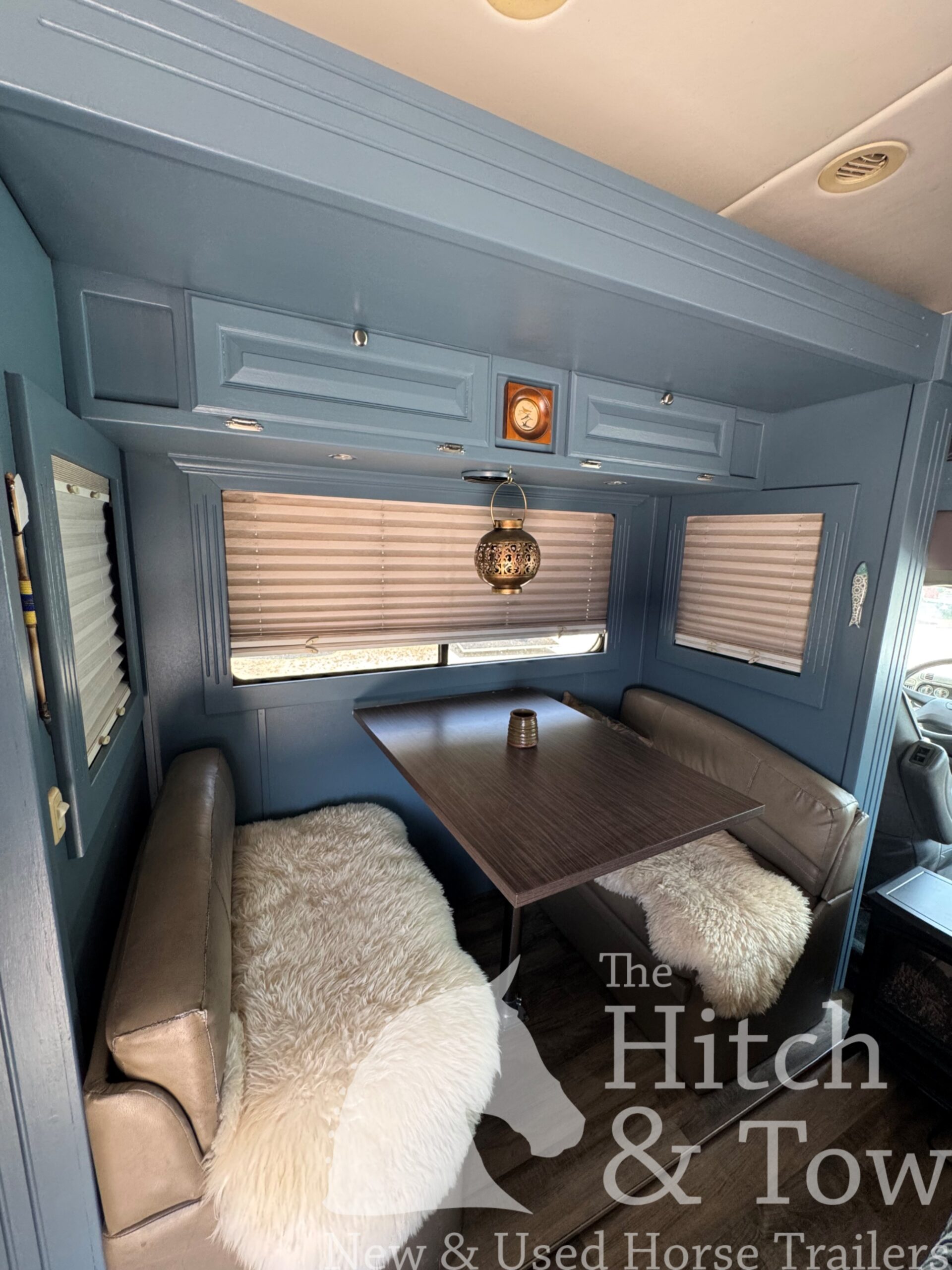 2004 RENEGADE FREIGHTLINER 5 HORSE REVERSEL SLANT HORSE VAN W/ FULL LQ! $95,900