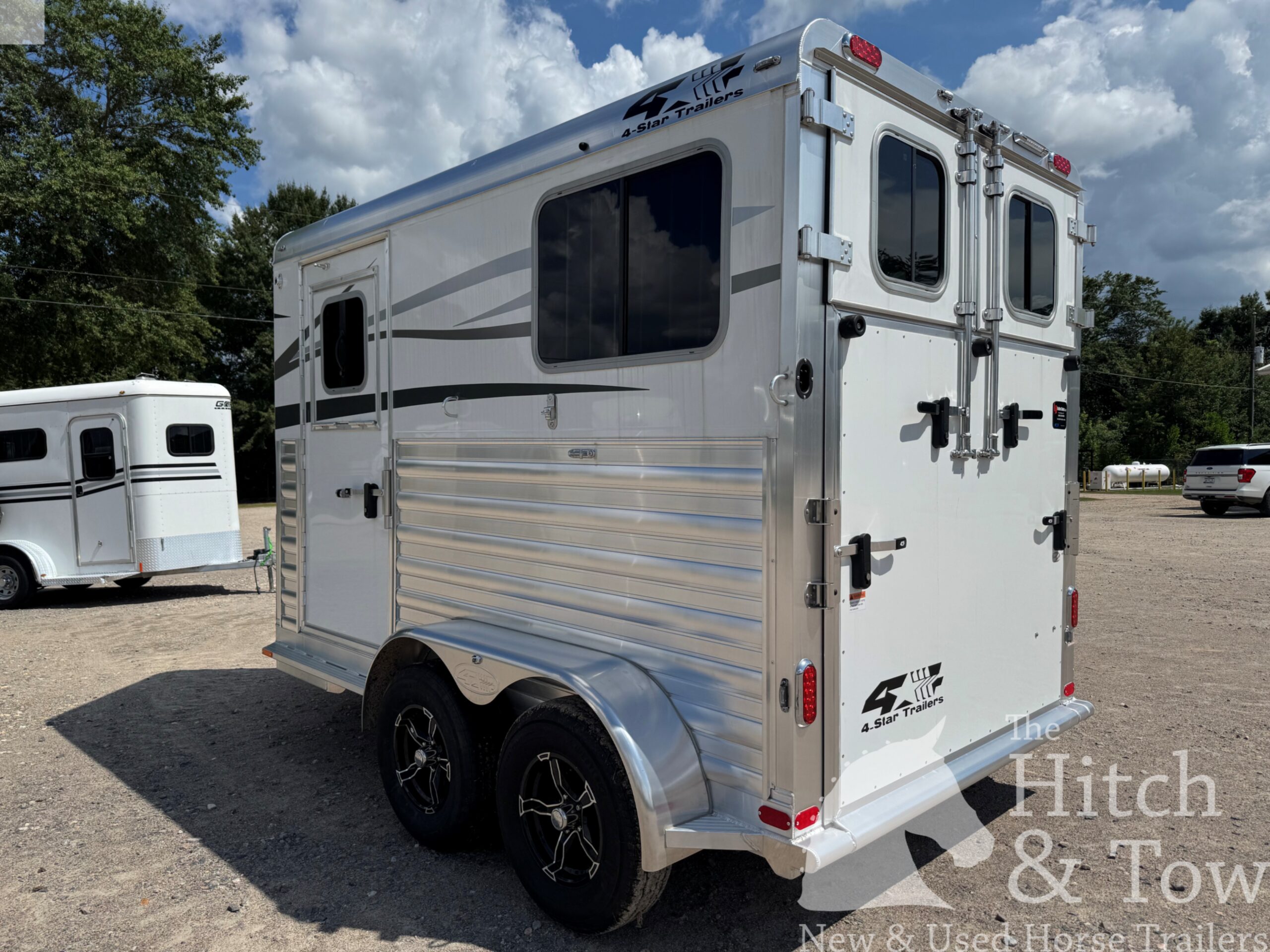 2026 4 STAR 2 HORSE STRAIGHT LOAD BUMPER PULL! $38,900
