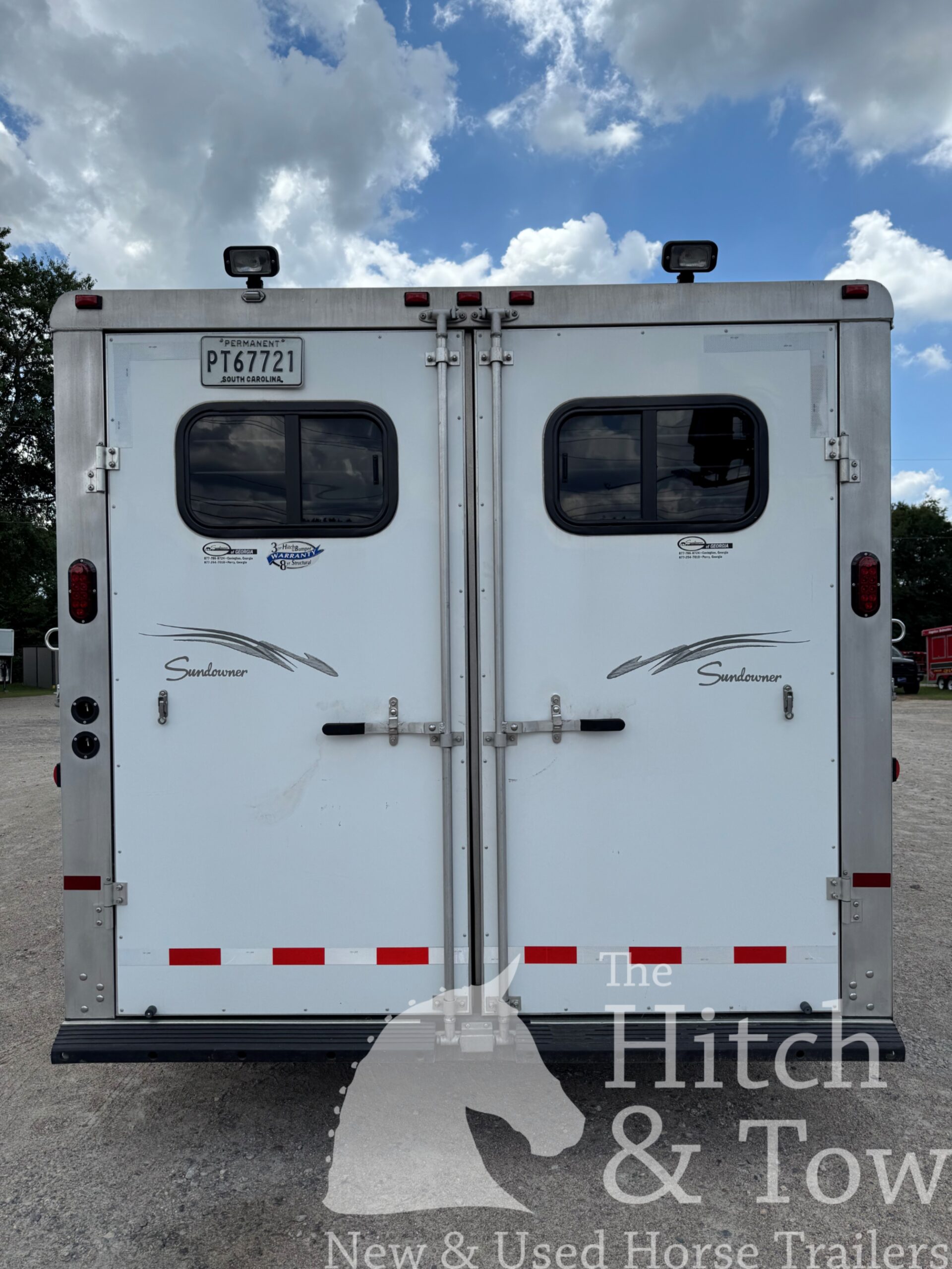 VERY NICE 2004 SUNDOWNER SUNLITE 727 3 HORSE w/ 7′ LIVING QUARTERS $22,900