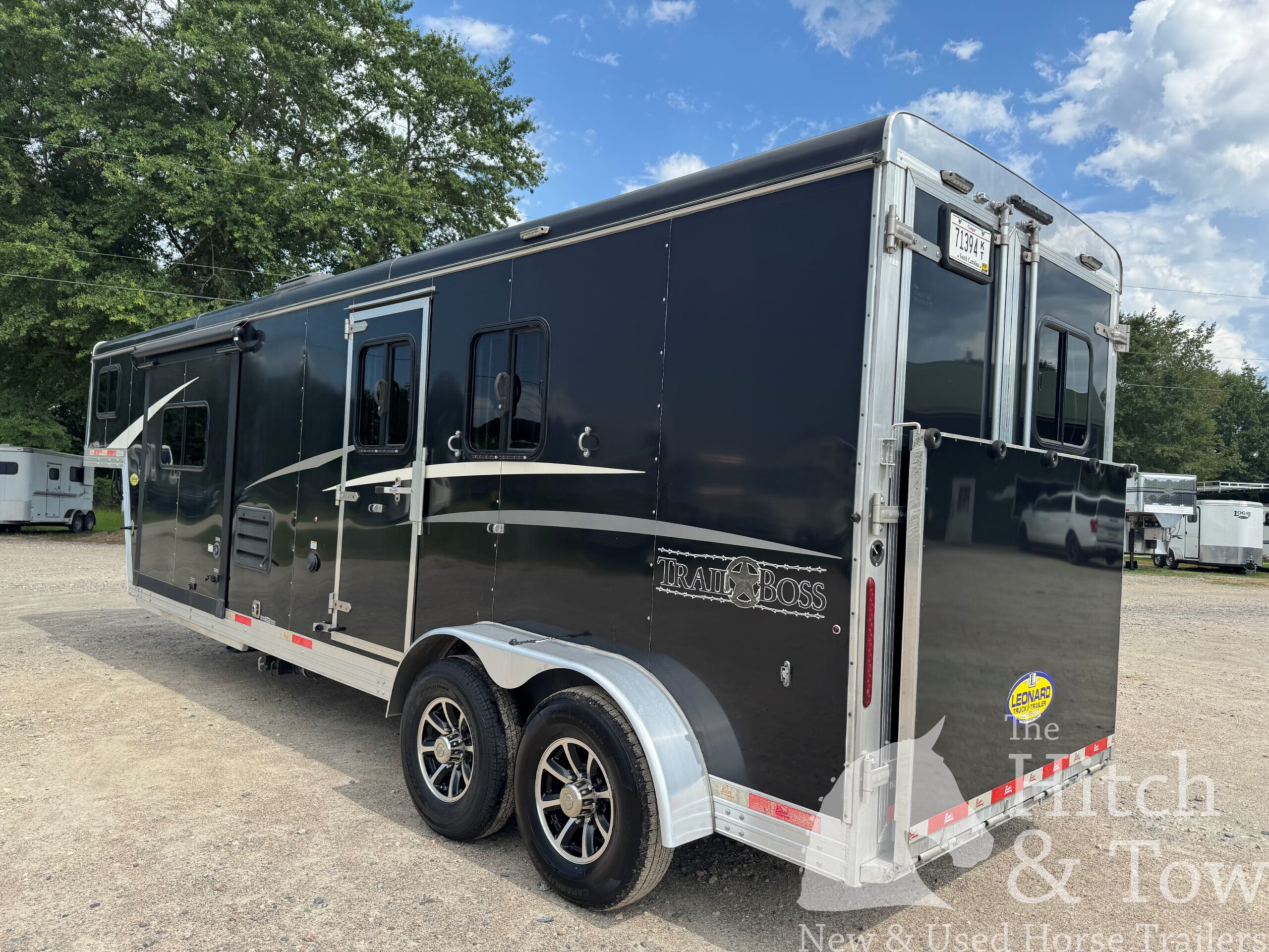 2020 BISON TRAIL BOSS 2 HORSE SLANT LOAD W/ 12′ LIVING QUARTERS $49,900!