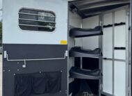 VERY NICE 2004 SUNDOWNER SUNLITE 727 3 HORSE w/ 7′ LIVING QUARTERS $22,900