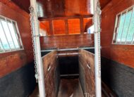 2005 INTERNATIONAL 4000 DT466 6 HORSE HEAD TO HEAD HORSE VAN! $34,900