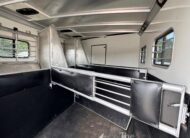 VERY NICE 2004 SUNDOWNER SUNLITE 727 3 HORSE w/ 7′ LIVING QUARTERS $22,900