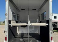 2017 FEATHERLITE 2 HORSE BUMPER PULL W/ DRESSING ROOM $17,900