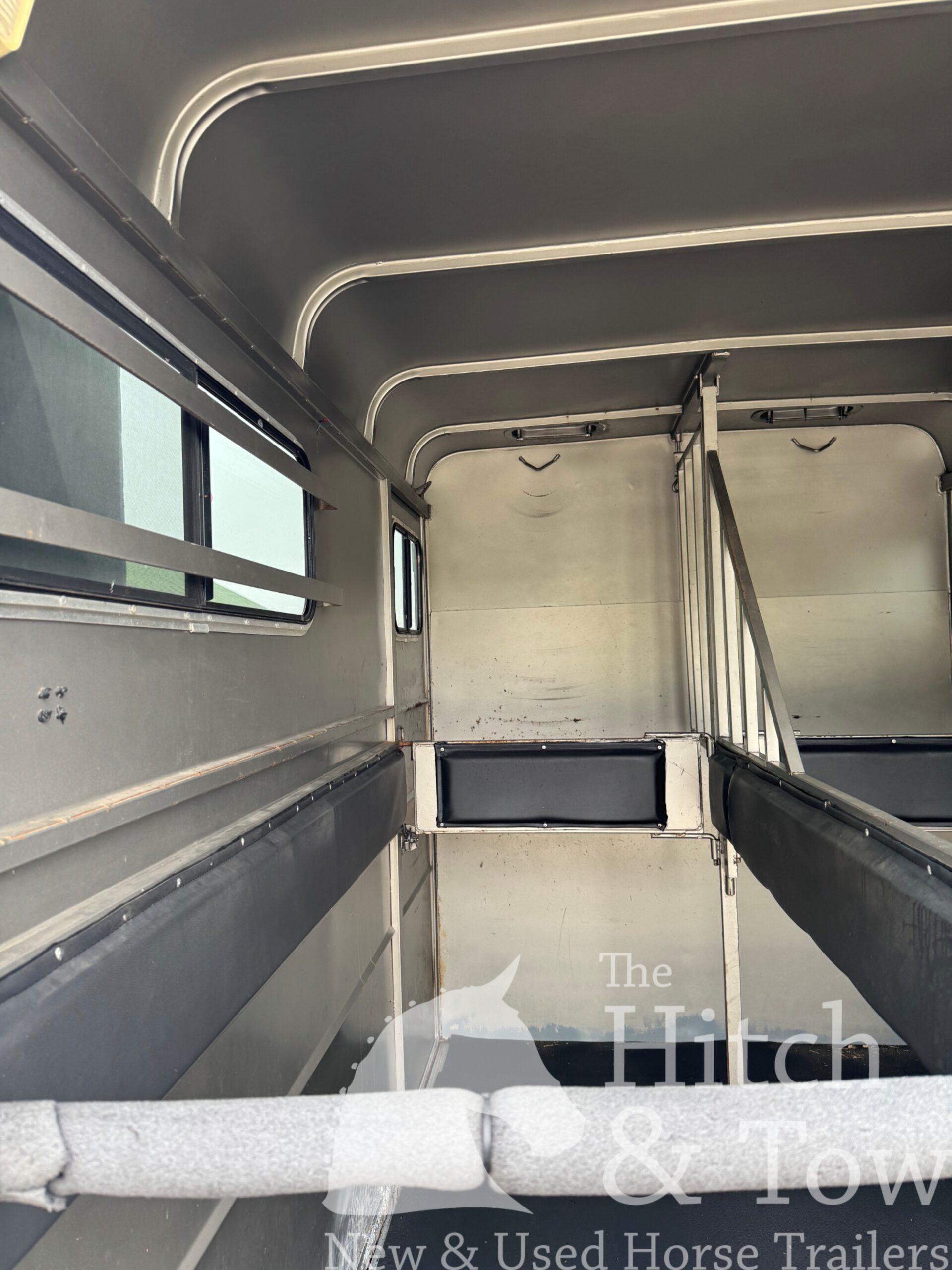 2009 CALICO CLASSIC 2 HORSE STRAIGHT LOAD BUMPER PULL W/ DRESSING ROOM $5,900