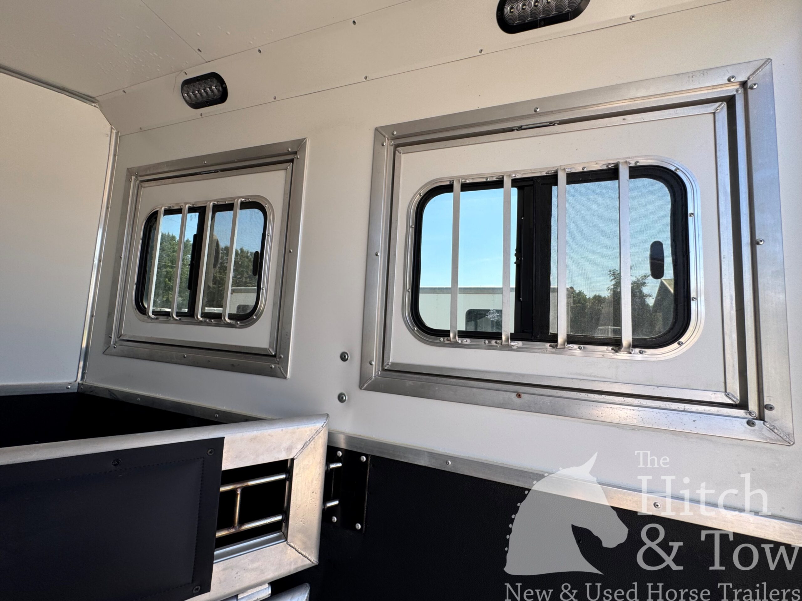 2021 LAKOTA CHARGER 2 HORSE GOOSENECK WITH 9′ LQ & 7′ SLIDE OUT! $52,500