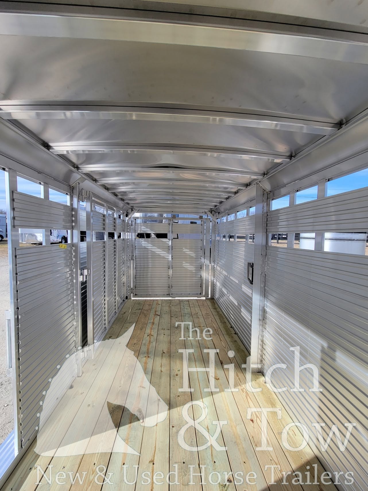 2026 ADAM LIVESTOCK BUMPER PULL W/ ESCAPE DOOR! $14,900