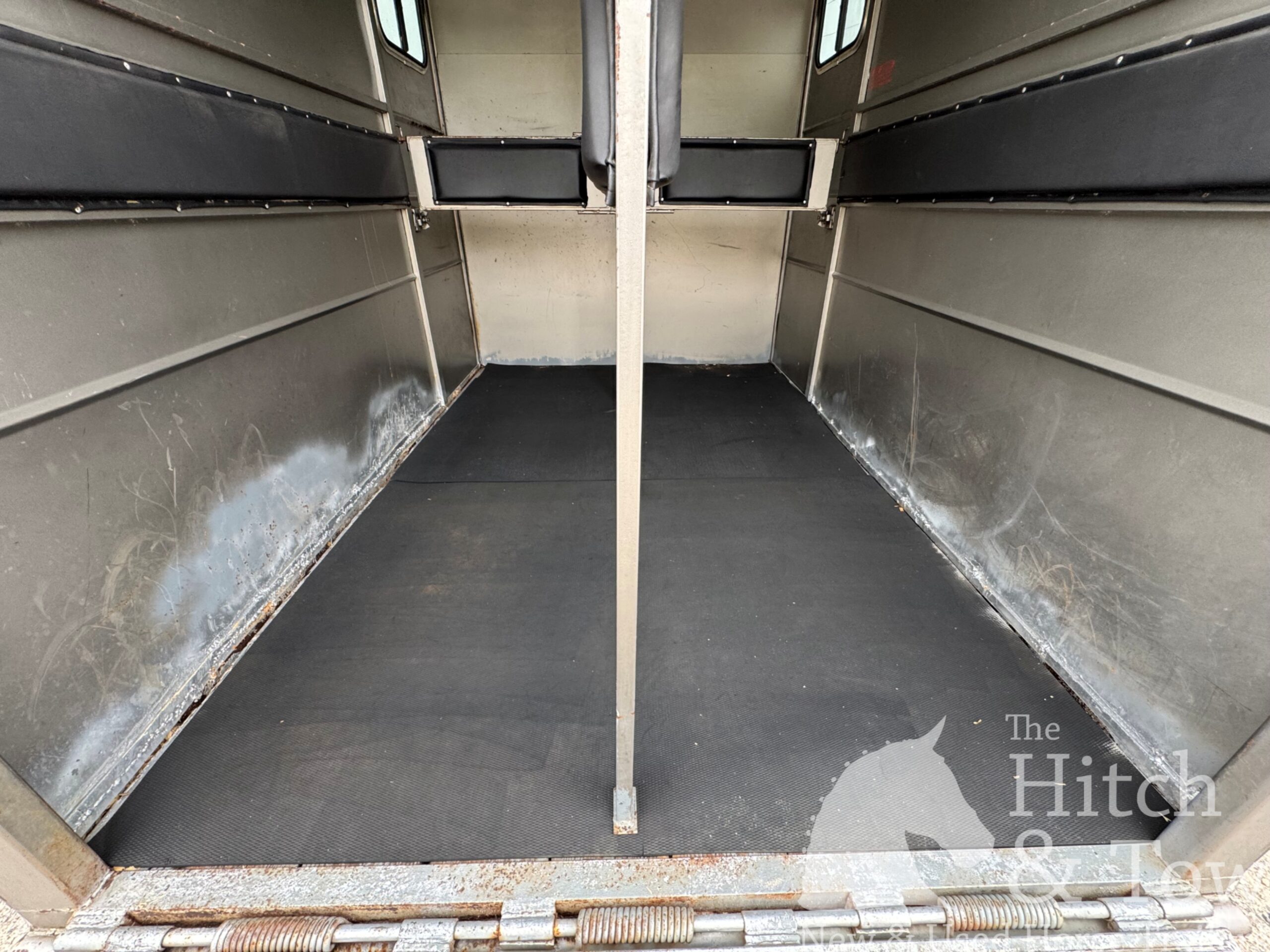 2009 CALICO CLASSIC 2 HORSE STRAIGHT LOAD BUMPER PULL W/ DRESSING ROOM $5,900