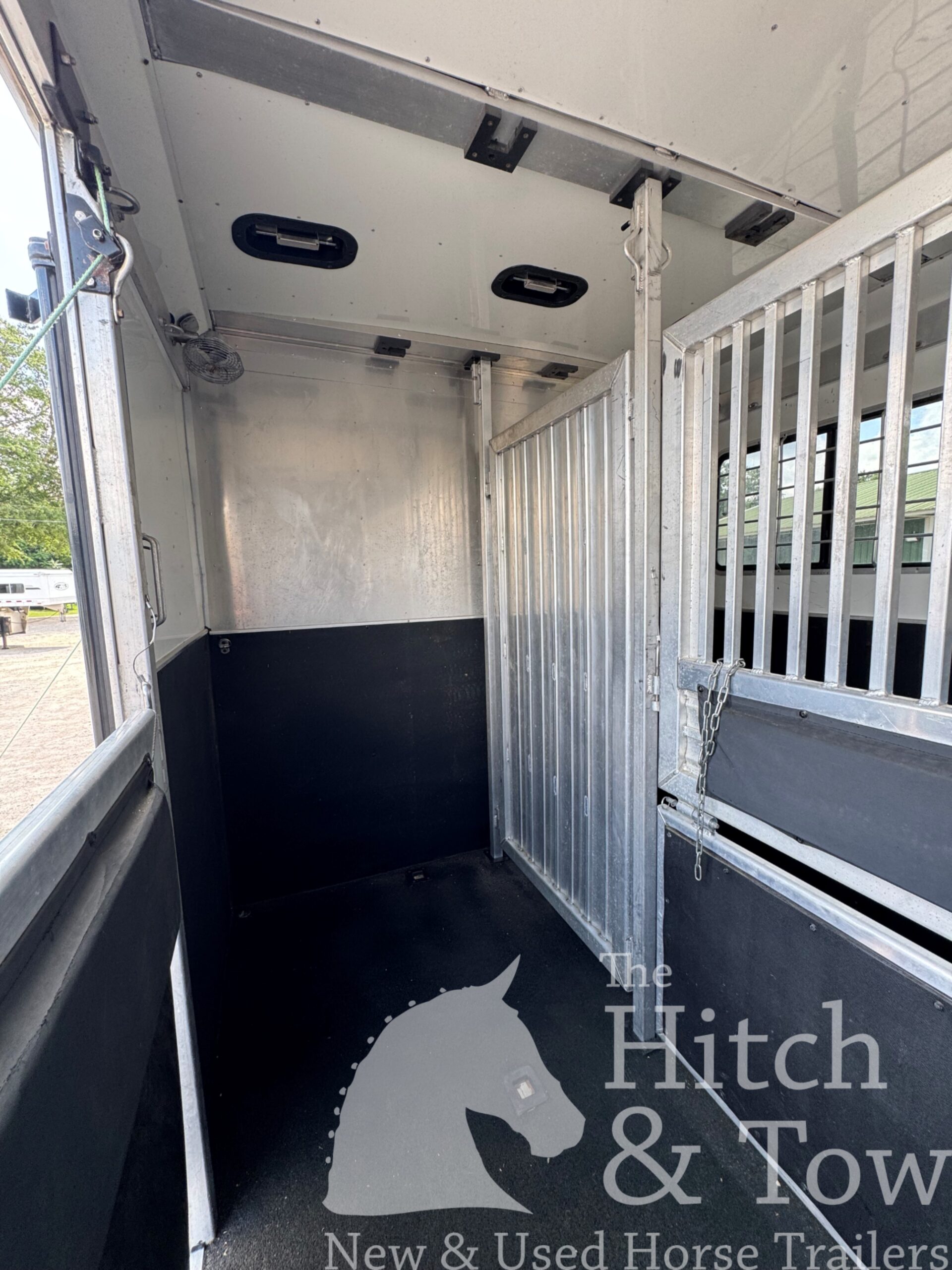 2017 ADAM 9 HORSE GOOSENECK & 2008 FREIGHTLINER TRUCK! $135,000