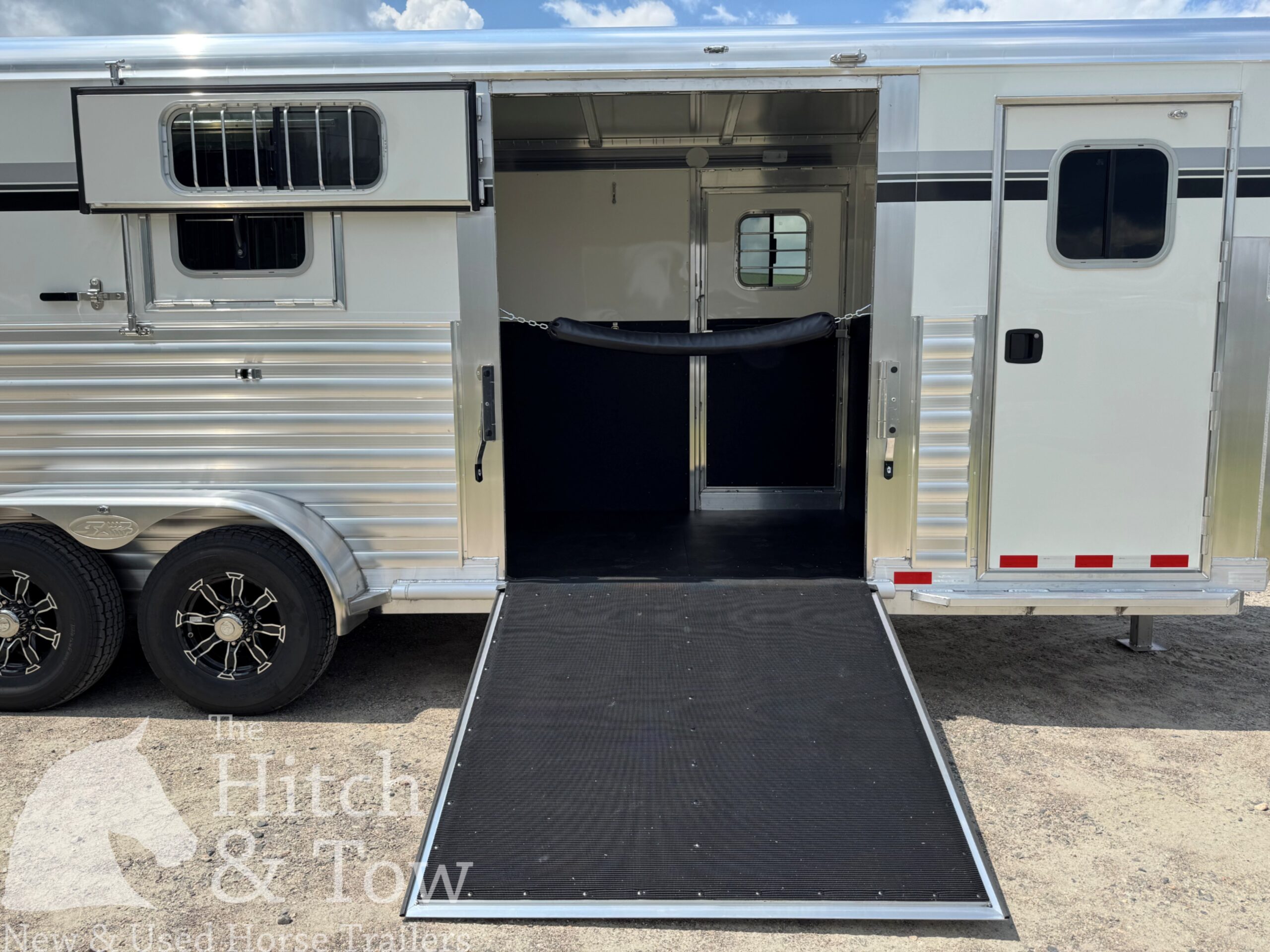 2027 4 STAR 2+1 GOOSENECK!! $52,900