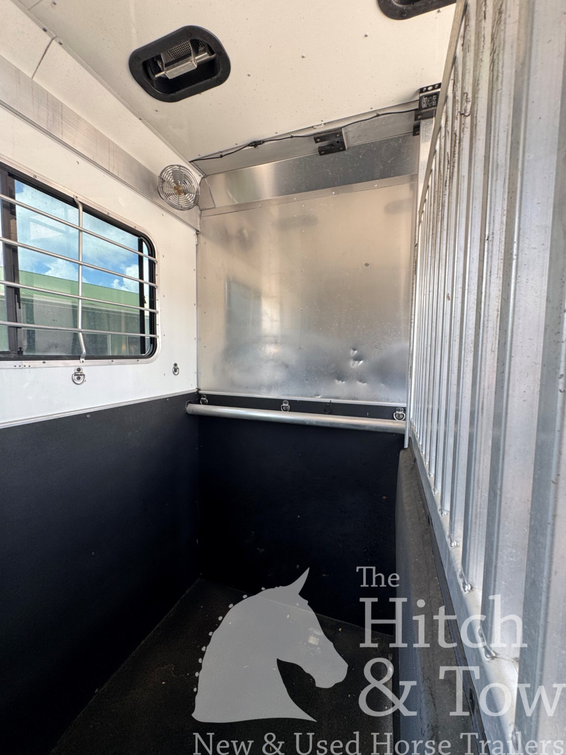 2017 ADAM 9 HORSE GOOSENECK & 2008 FREIGHTLINER TRUCK! $135,000