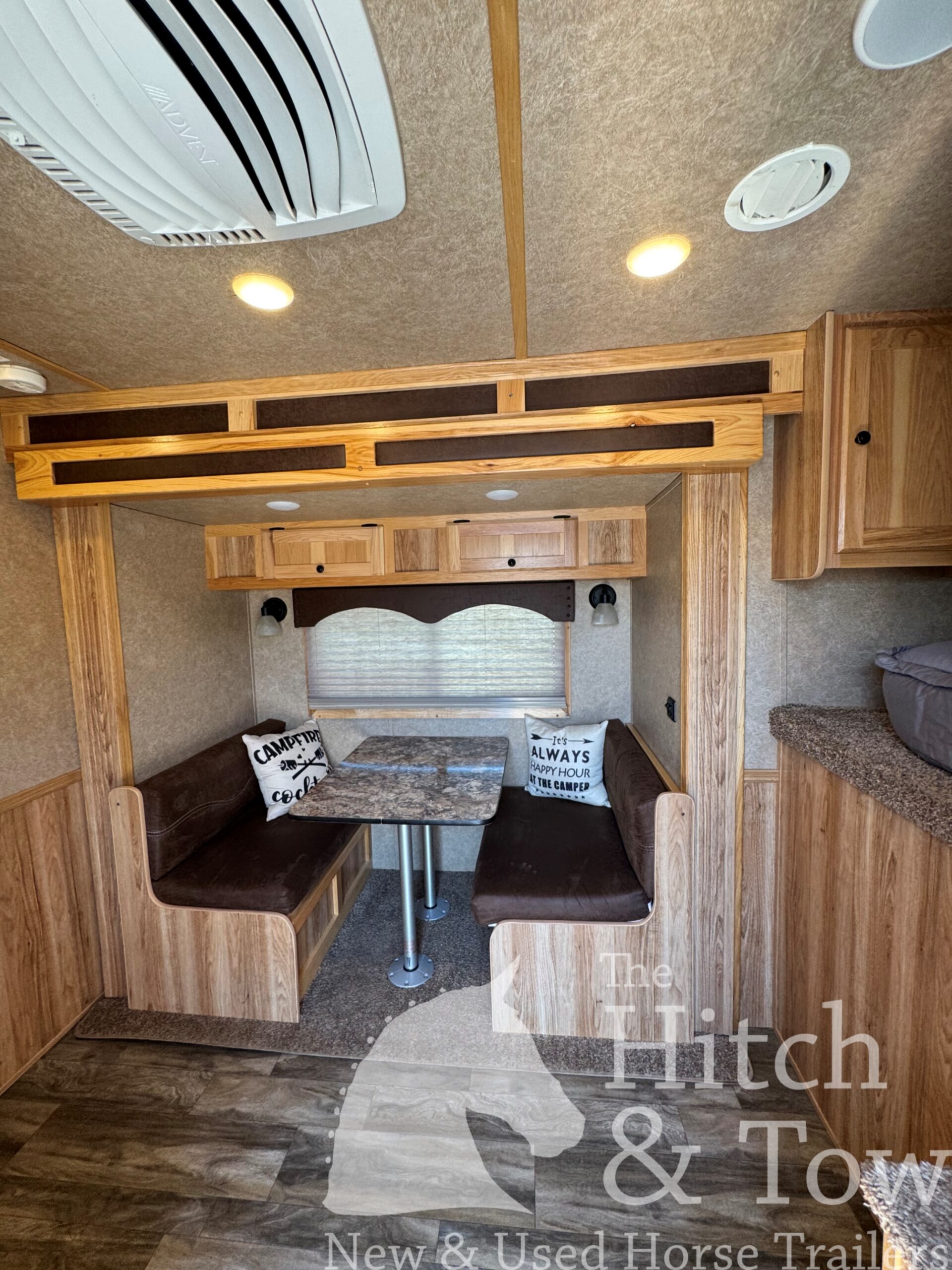 2021 LAKOTA CHARGER 2 HORSE GOOSENECK WITH 9′ LQ & 7′ SLIDE OUT! $52,500