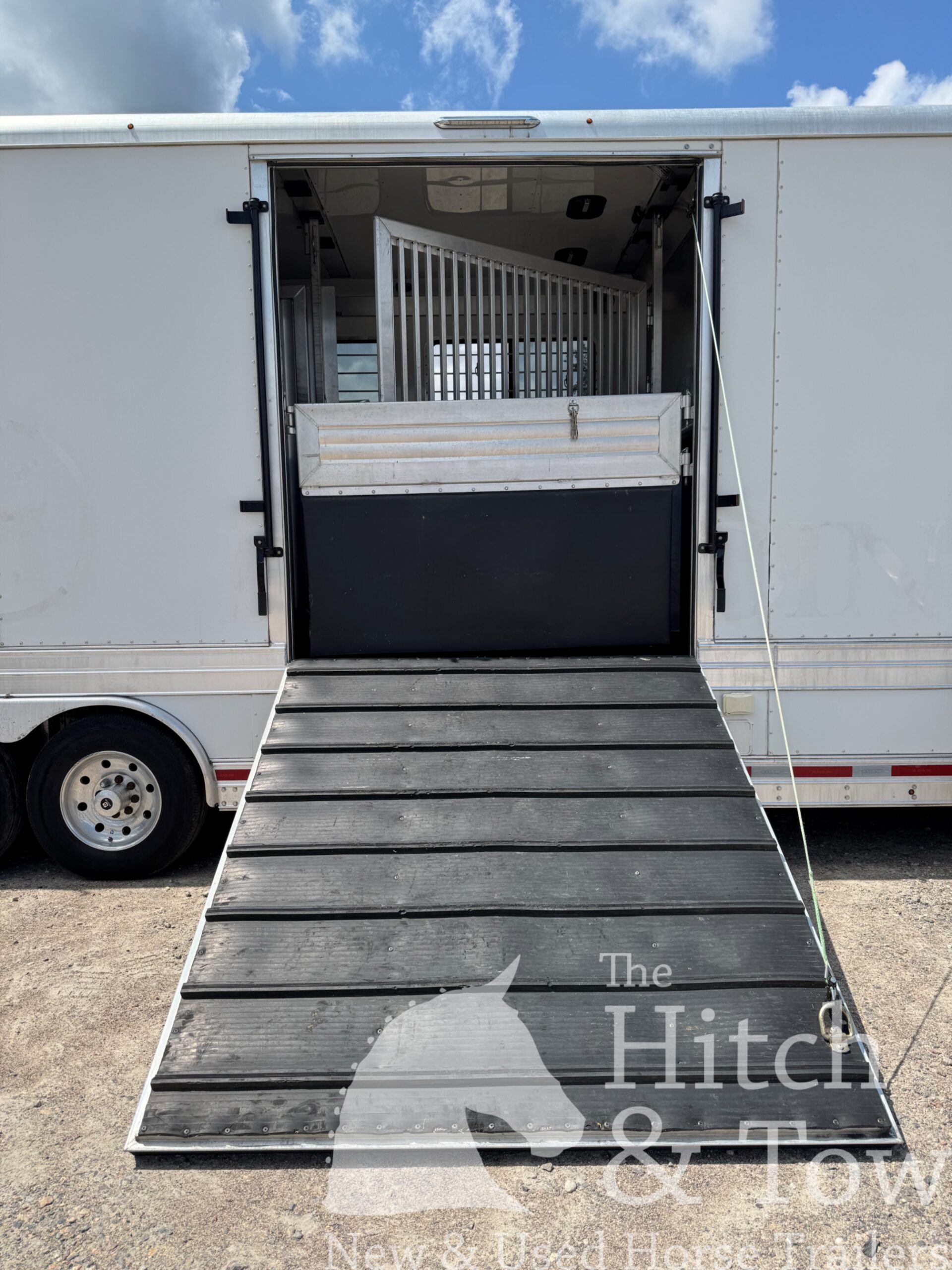 2017 ADAM 9 HORSE GOOSENECK & 2008 FREIGHTLINER TRUCK! $135,000