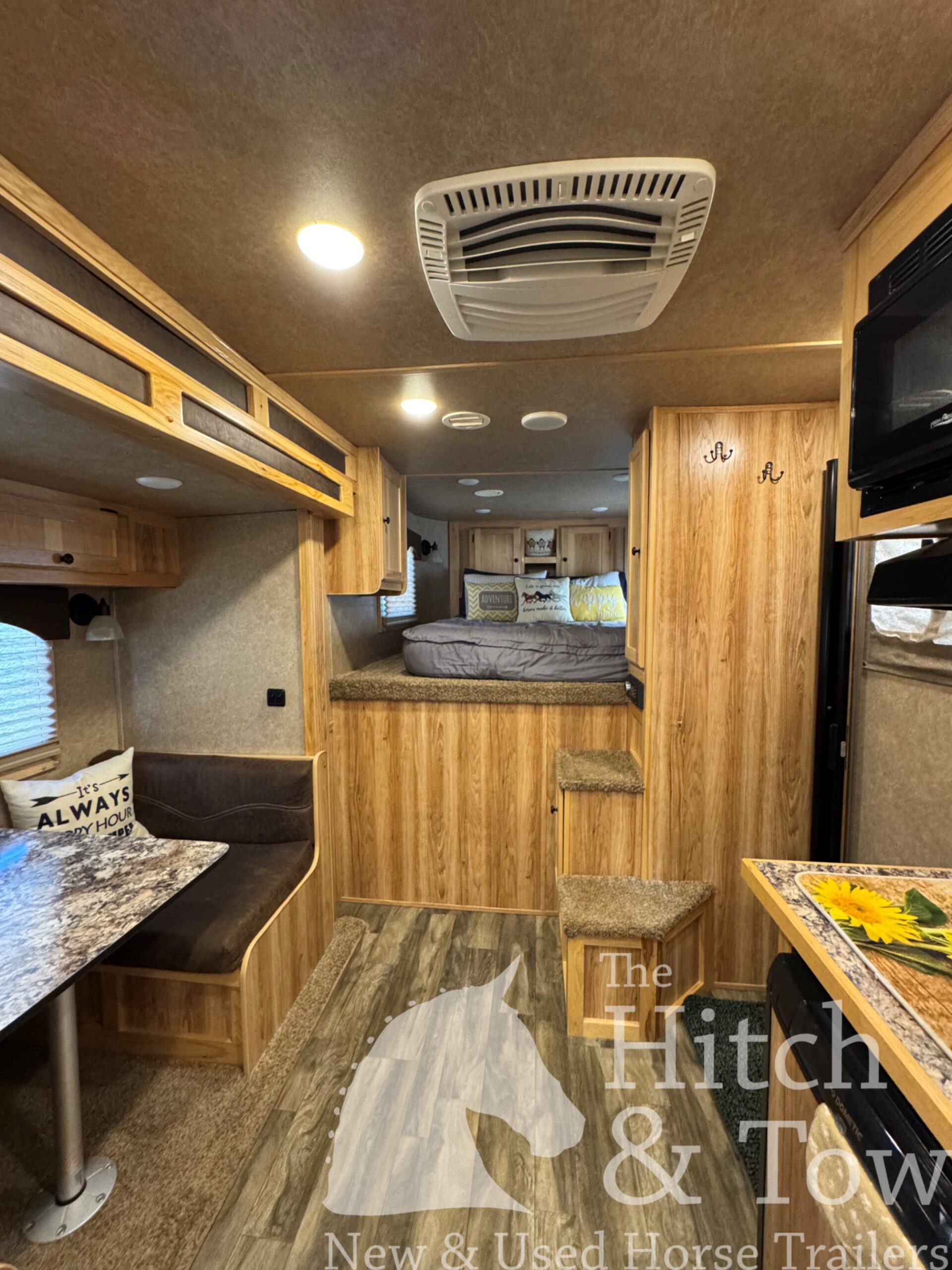 2021 LAKOTA CHARGER 2 HORSE GOOSENECK WITH 9′ LQ & 7′ SLIDE OUT! $52,500