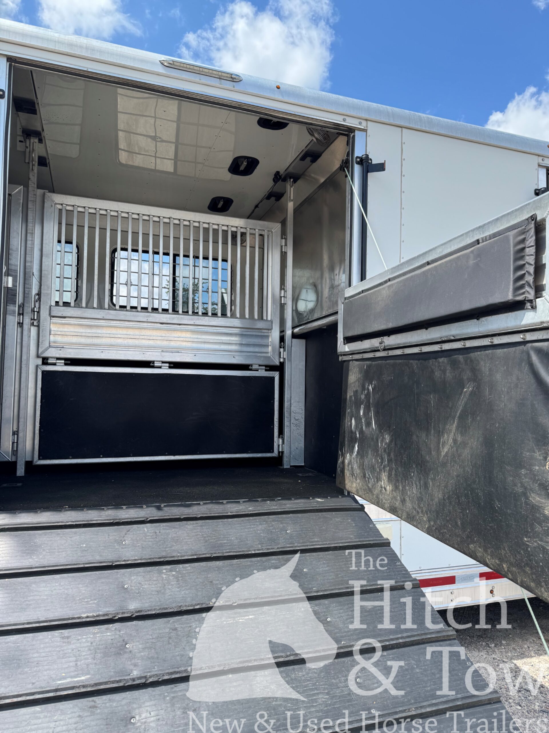 2017 ADAM 9 HORSE GOOSENECK & 2008 FREIGHTLINER TRUCK! $135,000