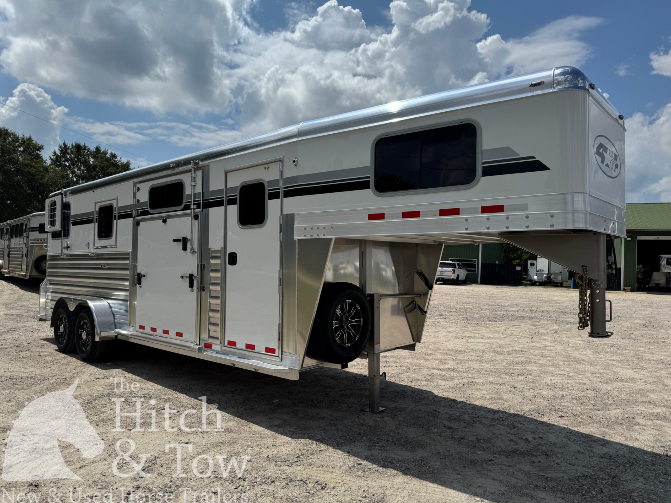 2027 4 STAR 2+1 GOOSENECK!! $52,900