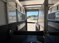 2010 SUNDOWNER 2 HORSE GOOSENECK w/ SIDE RAMP and DRESSING ROOM! $16,900