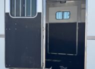 2010 SUNDOWNER 2 HORSE GOOSENECK w/ SIDE RAMP and DRESSING ROOM! $16,900