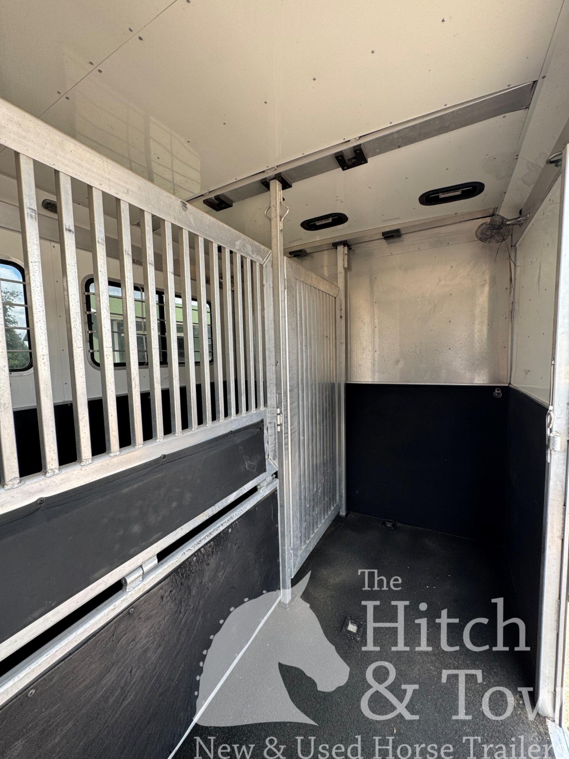 2017 ADAM 9 HORSE GOOSENECK & 2008 FREIGHTLINER TRUCK! $135,000