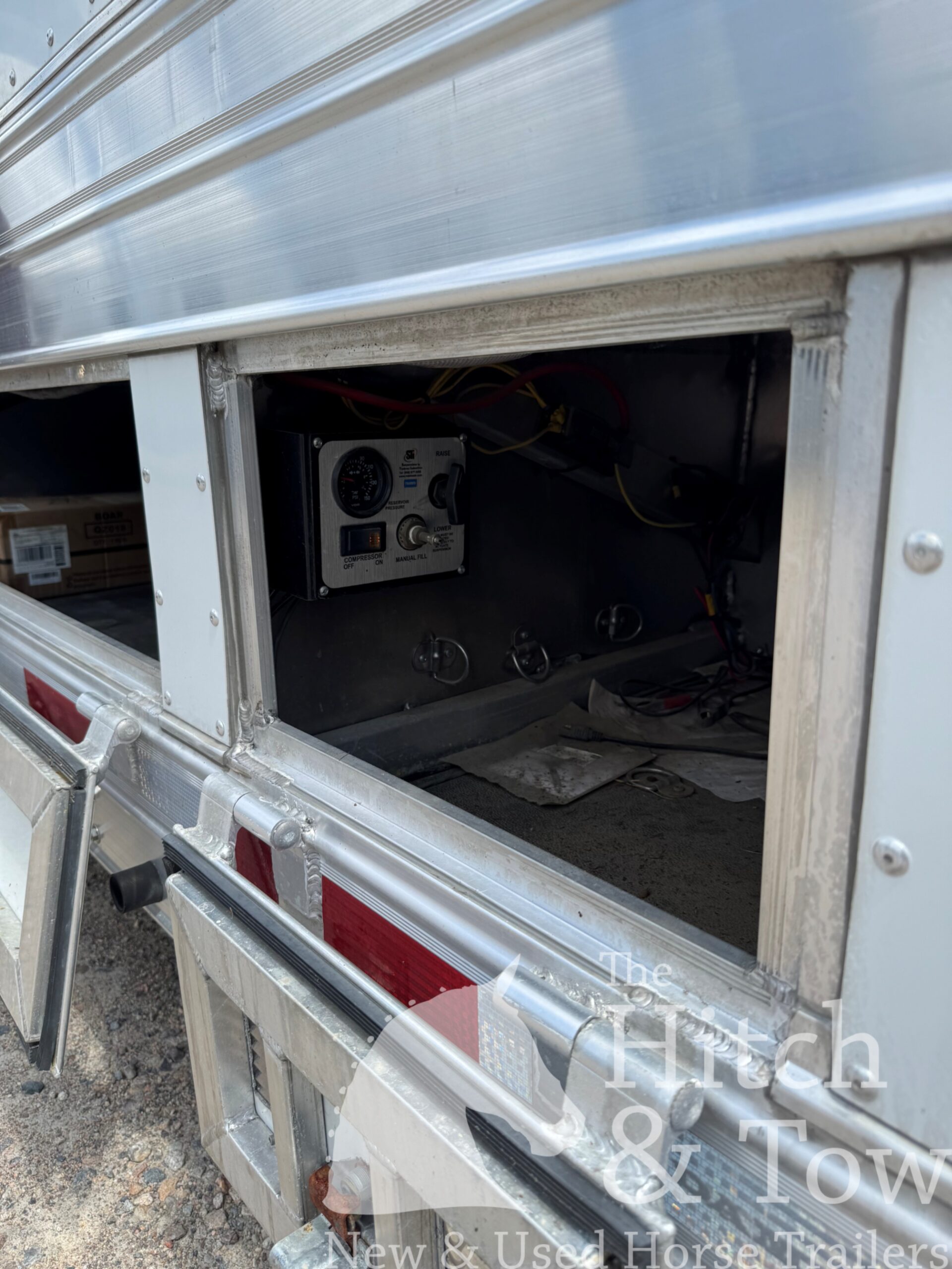 2017 ADAM 9 HORSE GOOSENECK & 2008 FREIGHTLINER TRUCK! $135,000