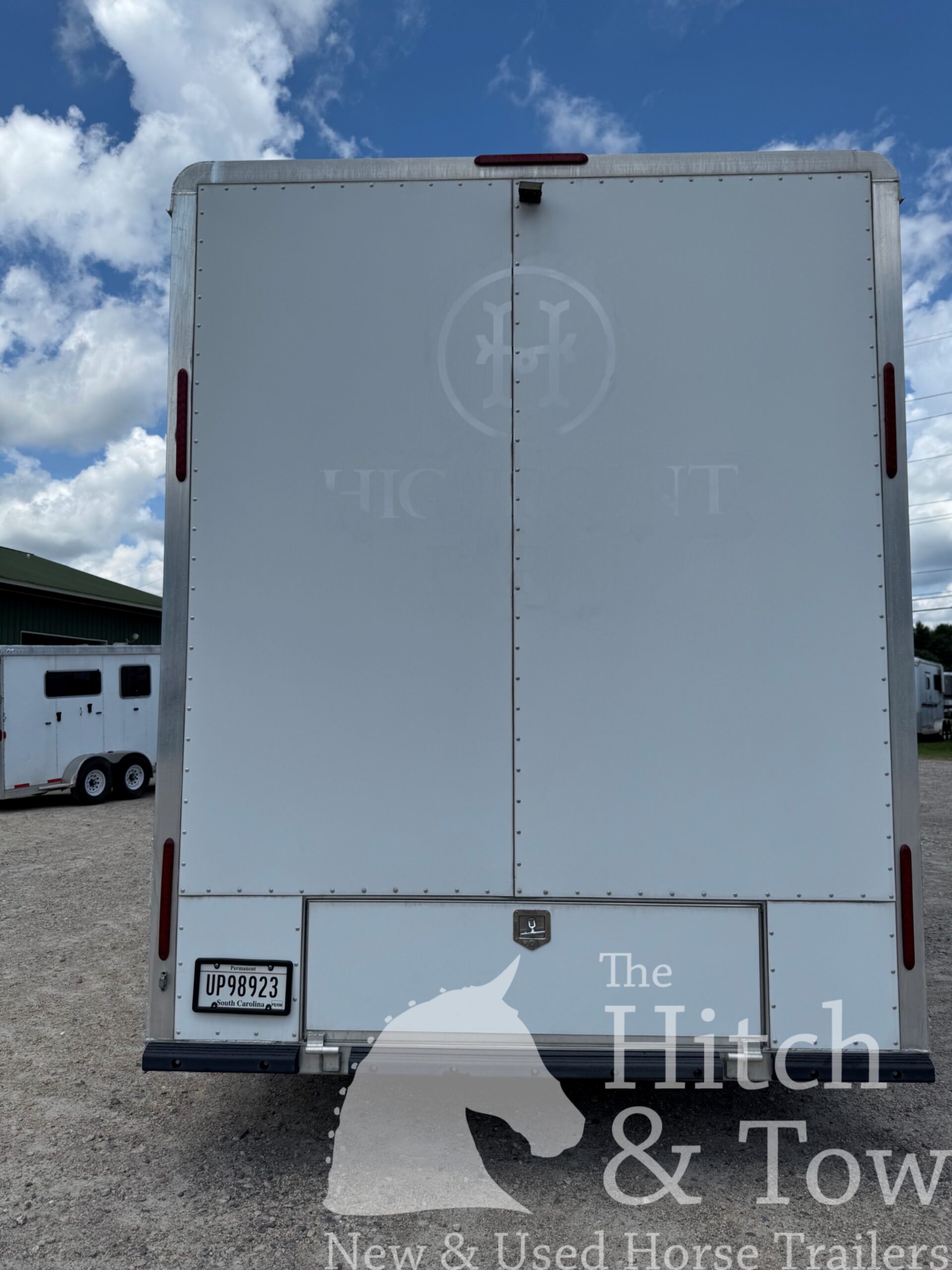2017 ADAM 9 HORSE GOOSENECK & 2008 FREIGHTLINER TRUCK! $135,000