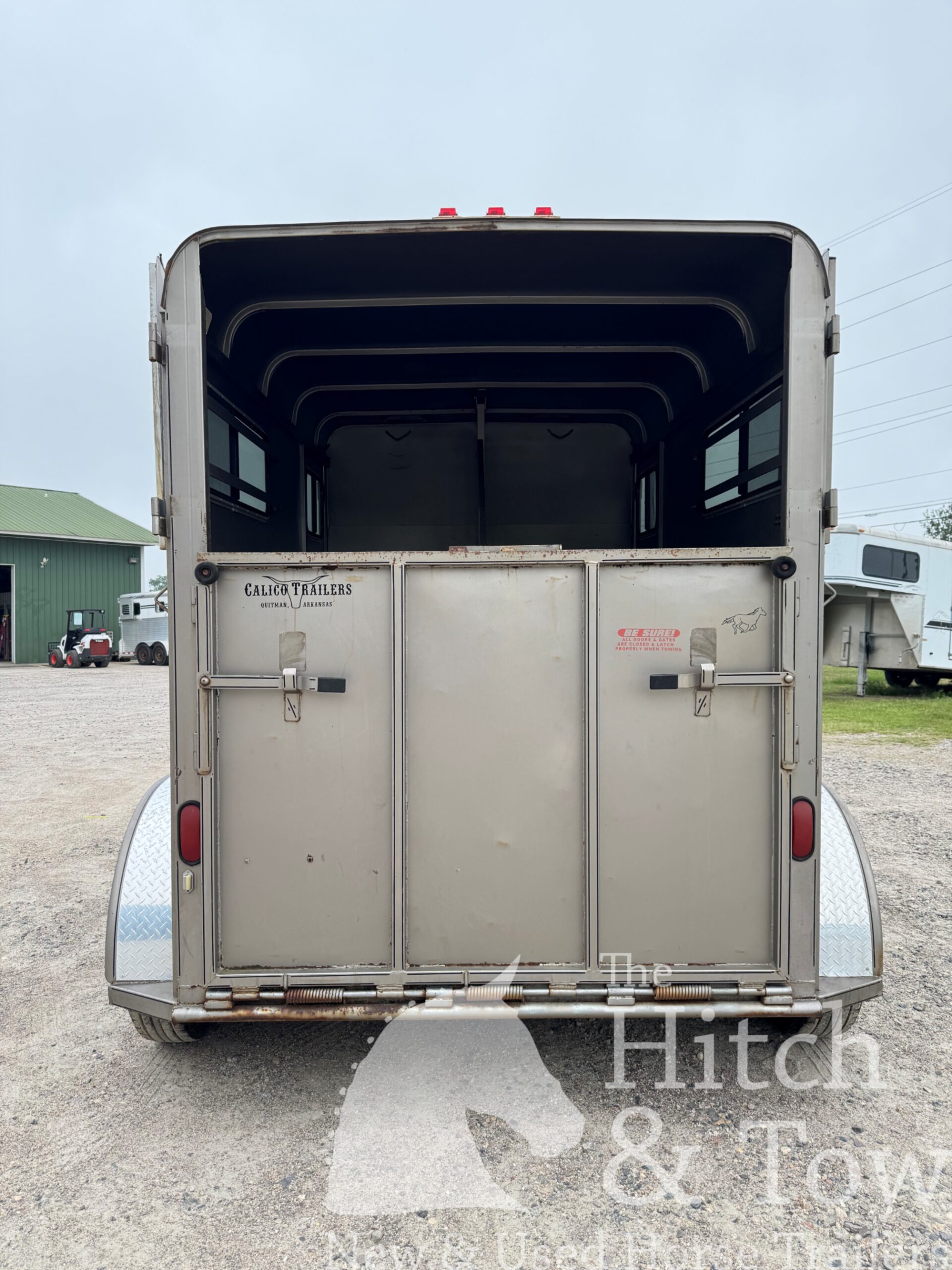 2009 CALICO CLASSIC 2 HORSE STRAIGHT LOAD BUMPER PULL W/ DRESSING ROOM $5,900