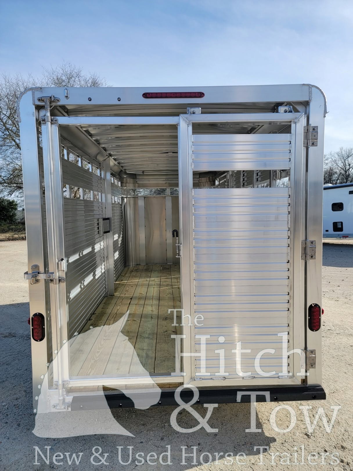 2026 ADAM LIVESTOCK BUMPER PULL W/ ESCAPE DOOR! $14,900