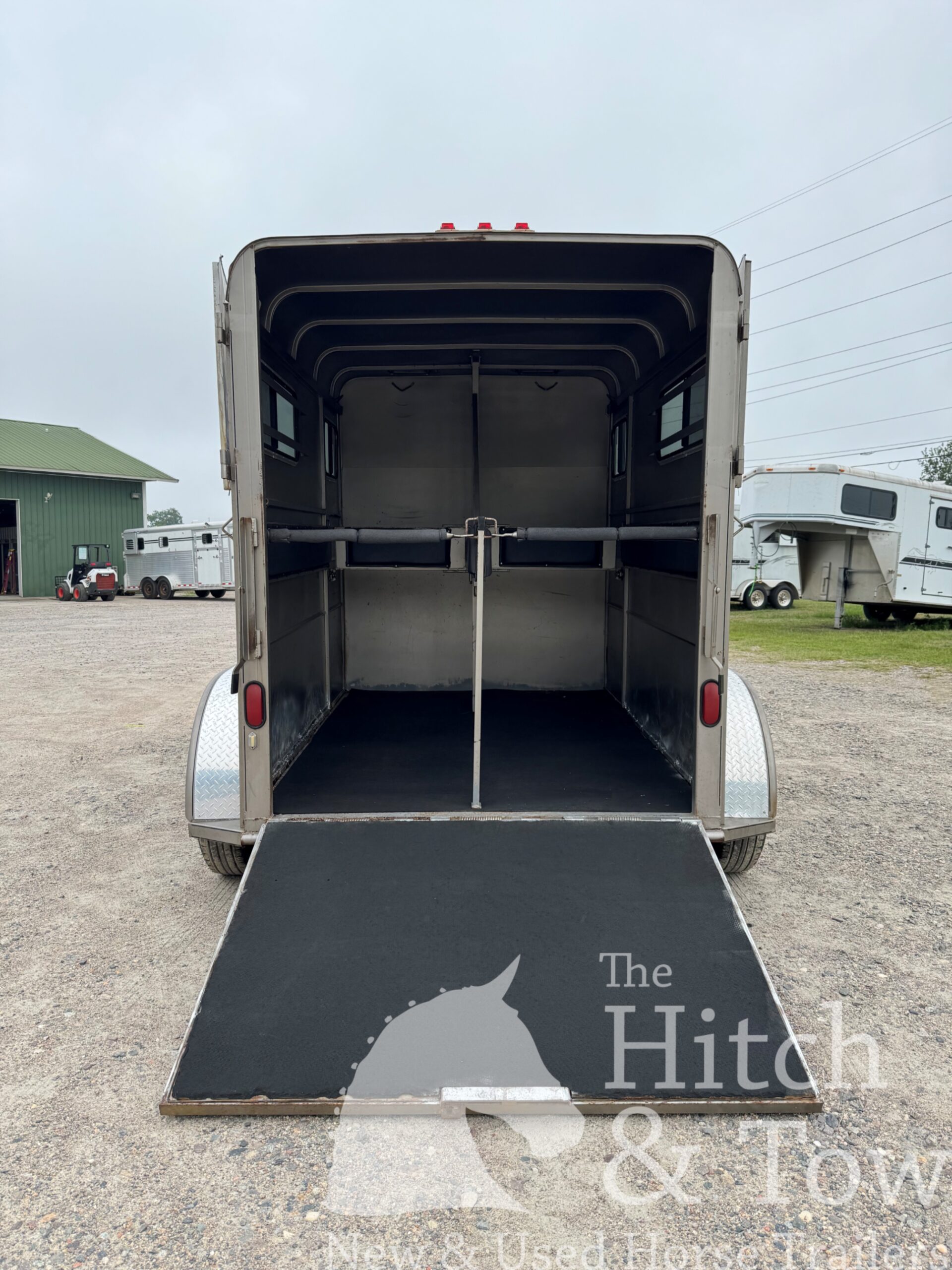 2009 CALICO CLASSIC 2 HORSE STRAIGHT LOAD BUMPER PULL W/ DRESSING ROOM $5,900