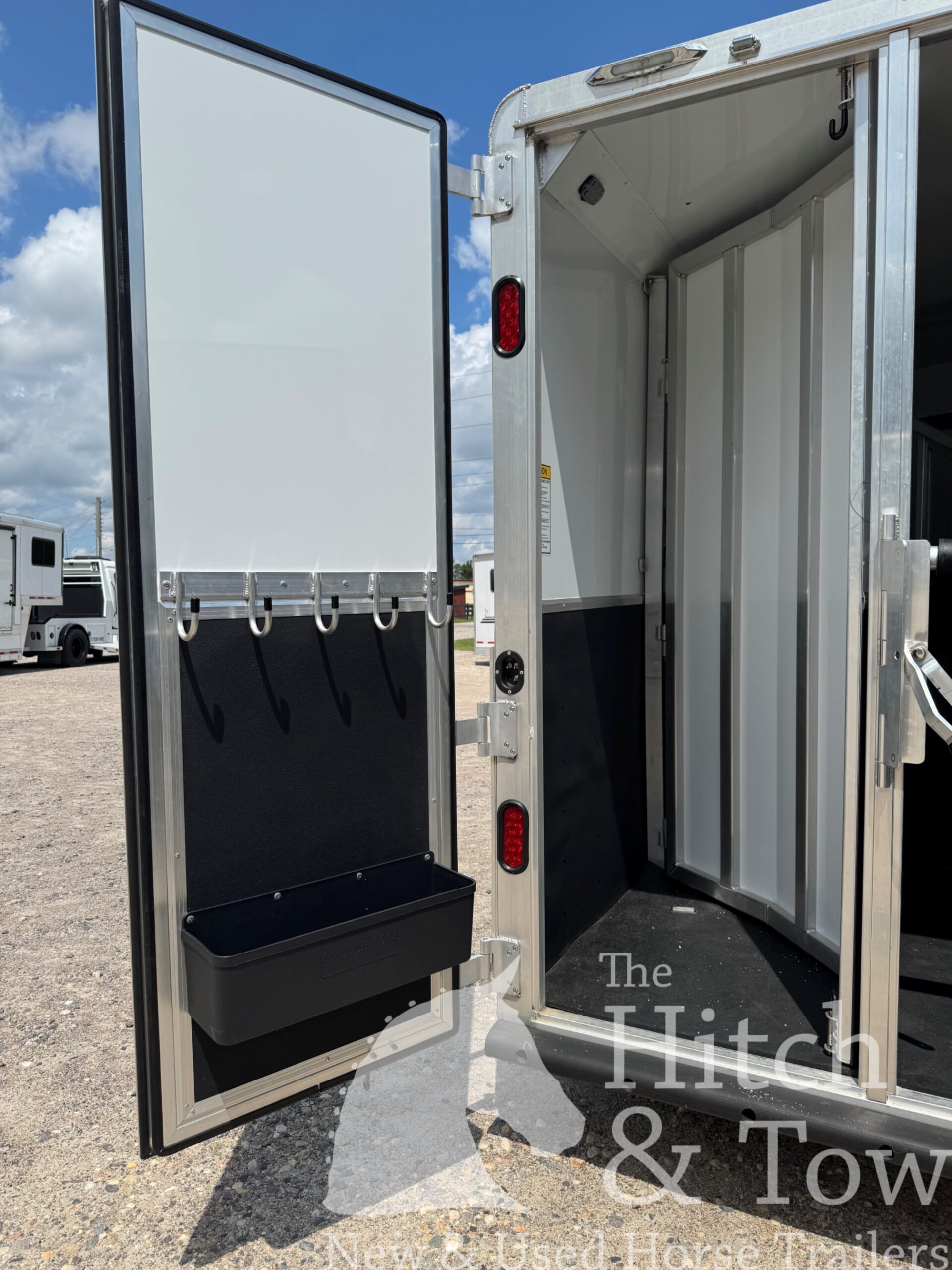 2026 KIEFERBILT 3 HORSE W/ UPGRADES! $35,500