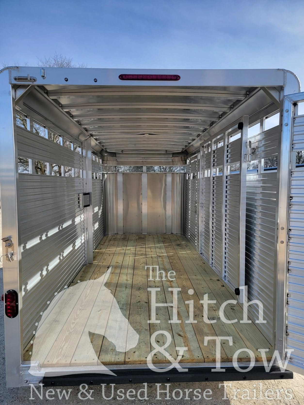 2026 ADAM LIVESTOCK BUMPER PULL W/ ESCAPE DOOR! $14,900